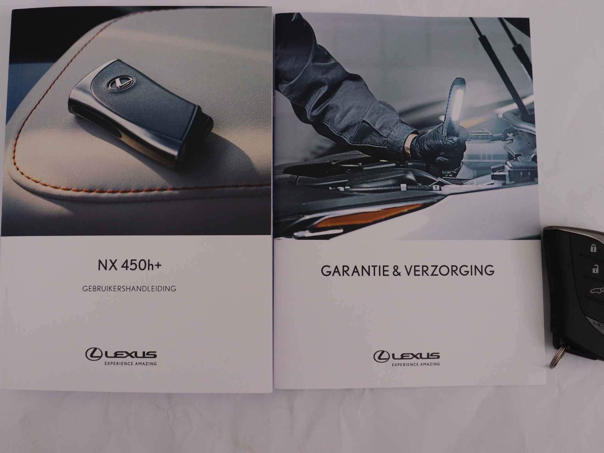 Lexus NX 450h+ AWD Executive Line | Schuif-/Kanteldak | Achteruitrijcamera | Climate Control | Parkeersensoren | - 14/52