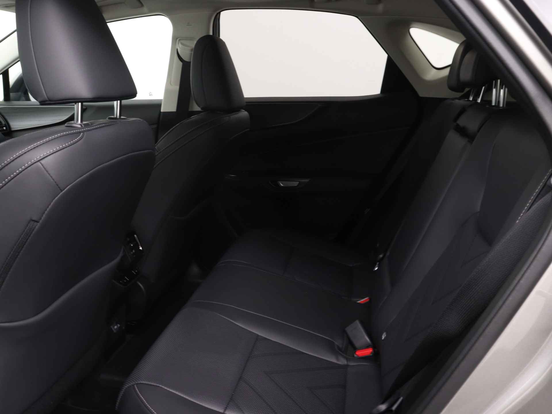 Lexus NX 450h+ AWD Executive Line | Schuif-/Kanteldak | Achteruitrijcamera | Climate Control | Parkeersensoren | - 21/52