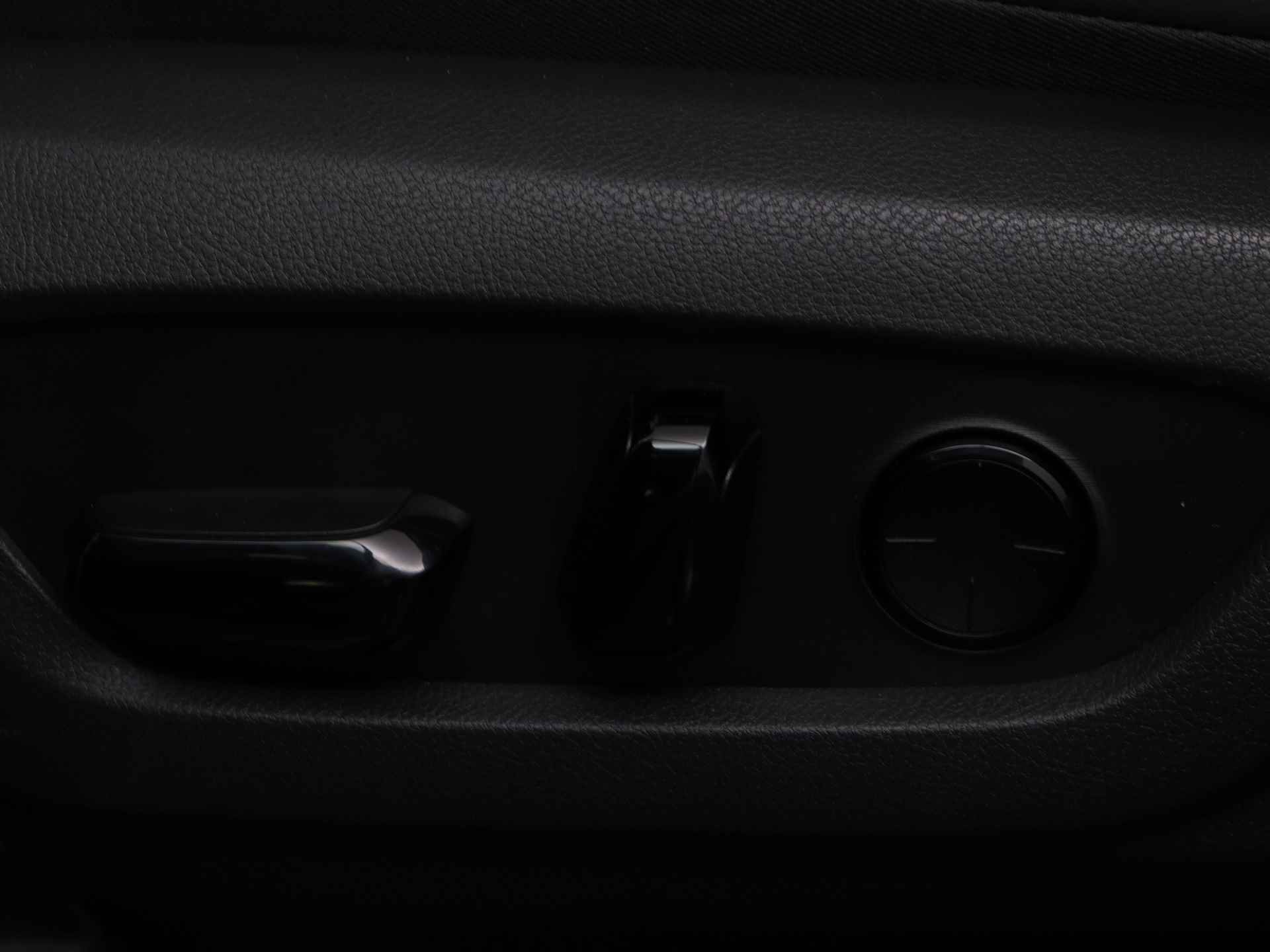 Lexus NX 450h+ AWD Executive Line | Schuif-/Kanteldak | Achteruitrijcamera | Climate Control | Parkeersensoren | - 48/52