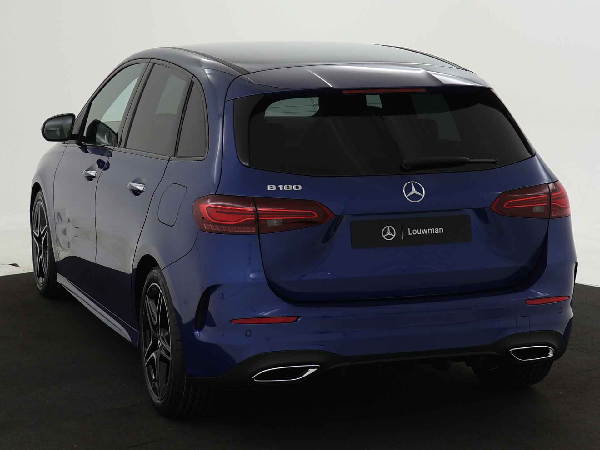 Mercedes-Benz B-Klasse 180 AMG Line | Nightpakket | Premium pakket | GUARD 360° Voertuigbescherming Plus | Parkeerpakket met achteruitrijcamera | Inclusief 24 maanden MB Certified garantie voor Europa. - 16/42