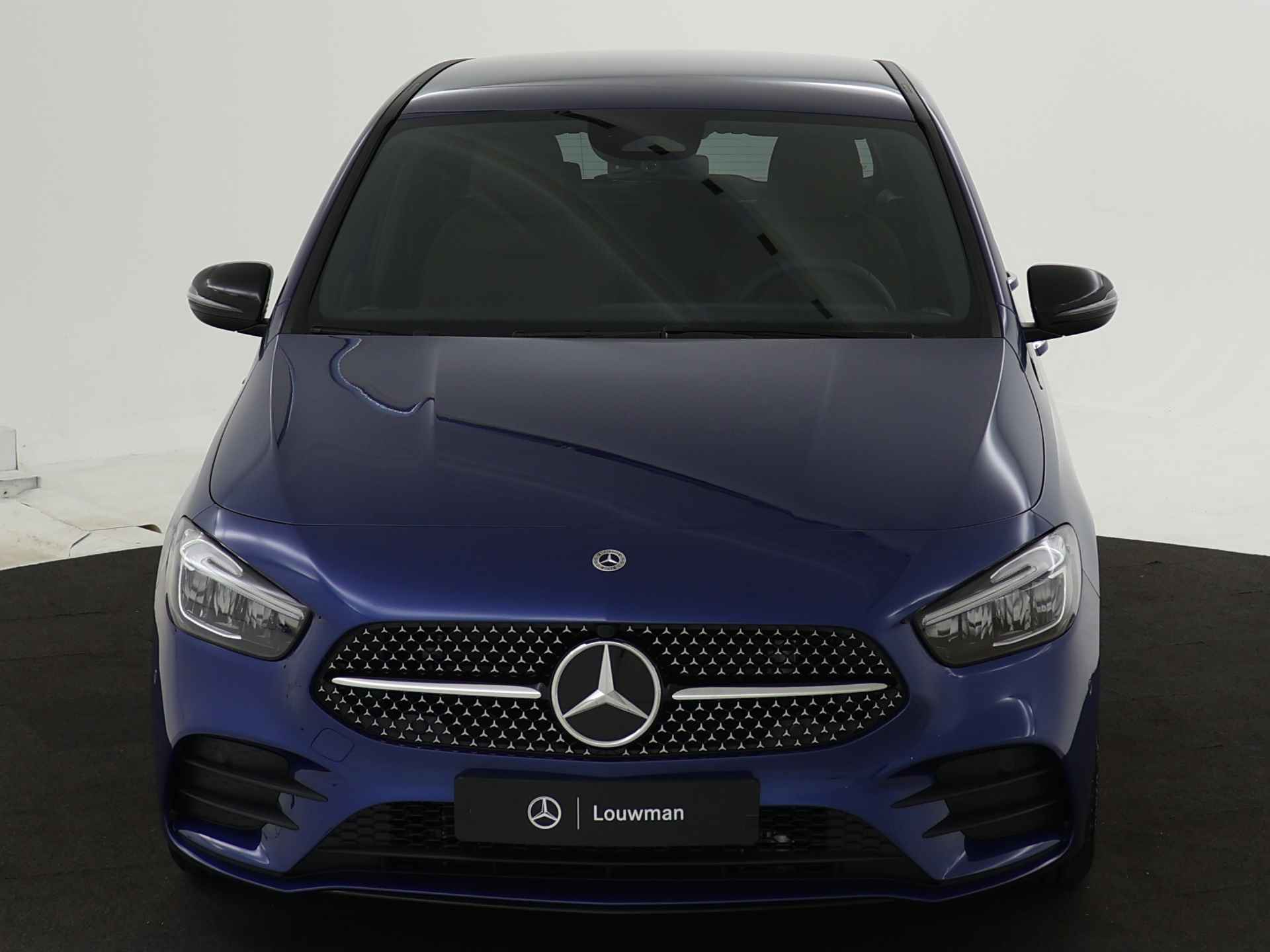 Mercedes-Benz B-Klasse 180 AMG Line | Nightpakket | Premium pakket | GUARD 360° Voertuigbescherming Plus | Parkeerpakket met achteruitrijcamera | Inclusief 24 maanden MB Certified garantie voor Europa. - 26/42