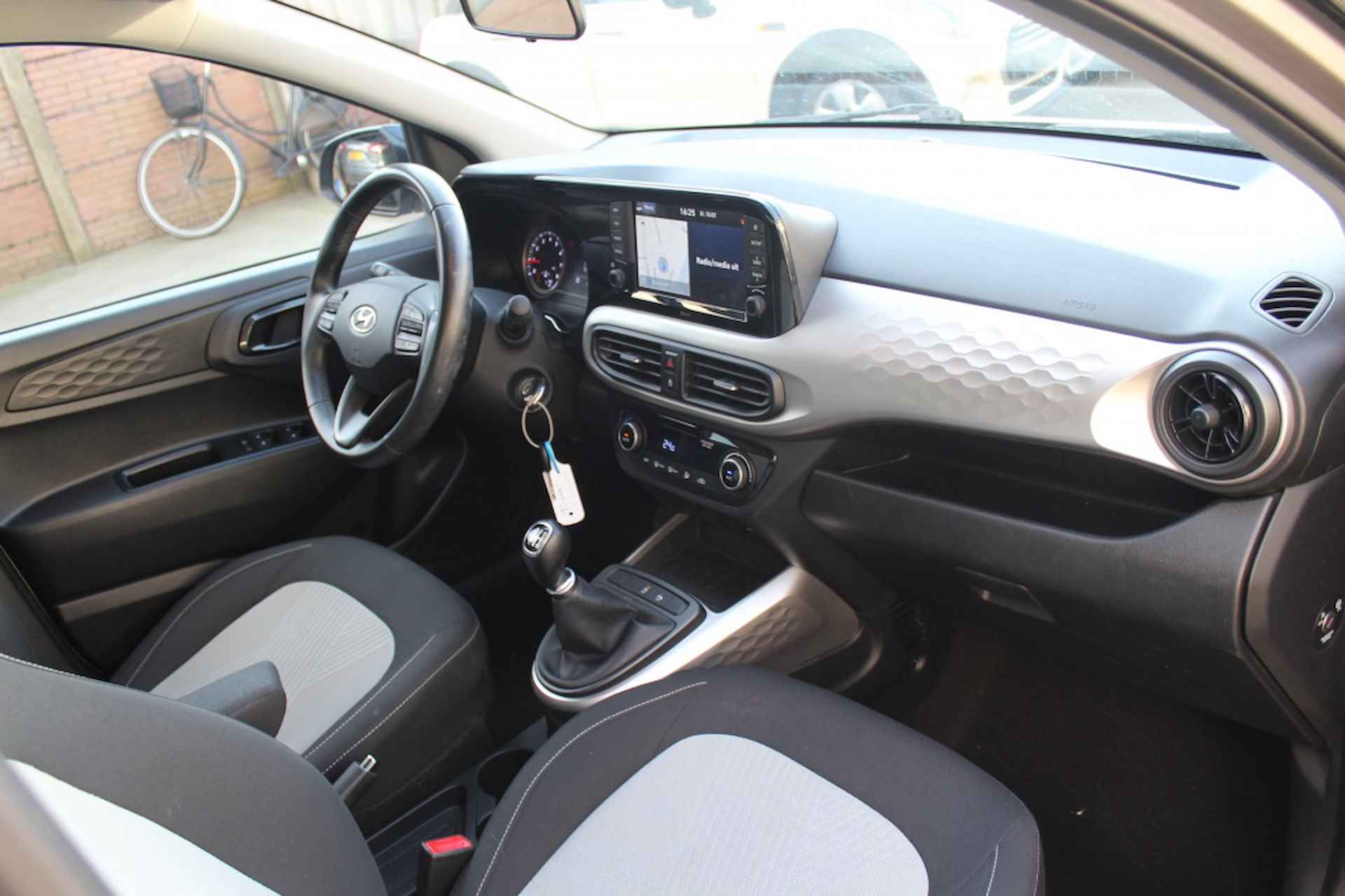 Hyundai i10 1.0 Premium Carplay | Android - 5/10