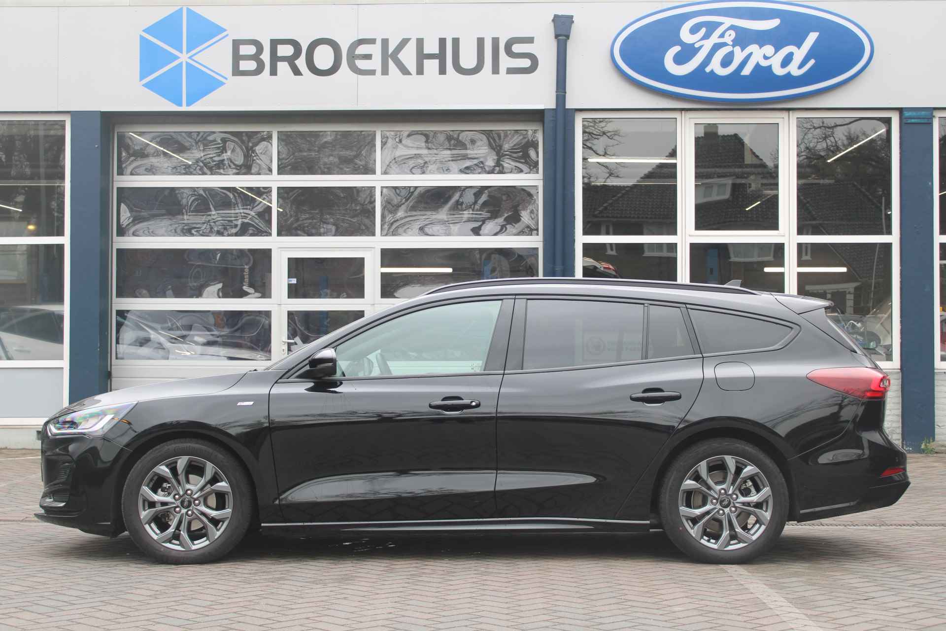 Ford Focus Wagon 1.0EB HYBRID ST-LINE | ORIGINEEL NL! |STOELVERWARMING | GROOT SCHERM | FULL LED | APPLE CARPLAY | VERWAMBAAR VOORRUIT | - 2/5