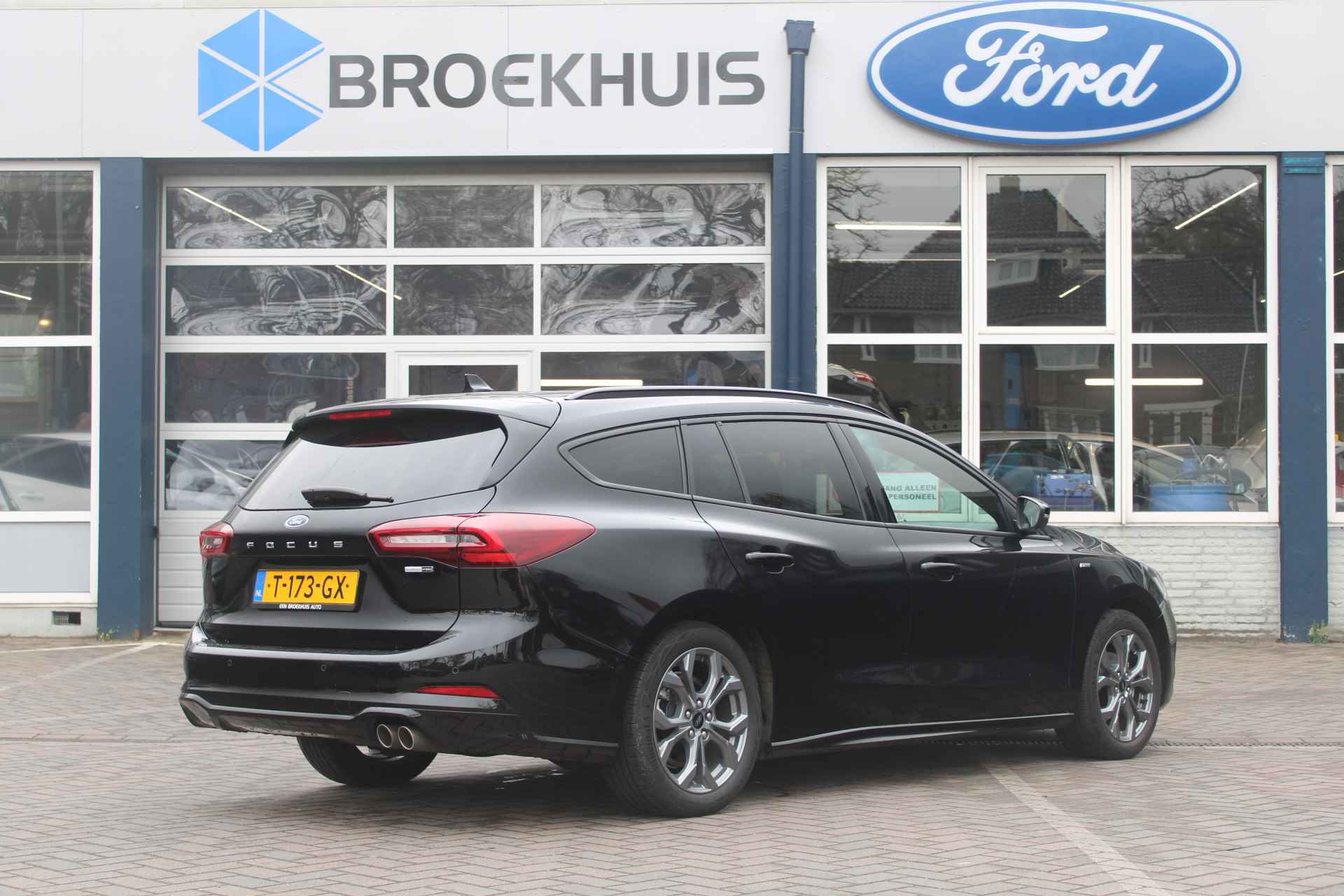 Ford Focus Wagon 1.0EB HYBRID ST-LINE | ORIGINEEL NL! |STOELVERWARMING | GROOT SCHERM | FULL LED | APPLE CARPLAY | VERWAMBAAR VOORRUIT | - 3/5