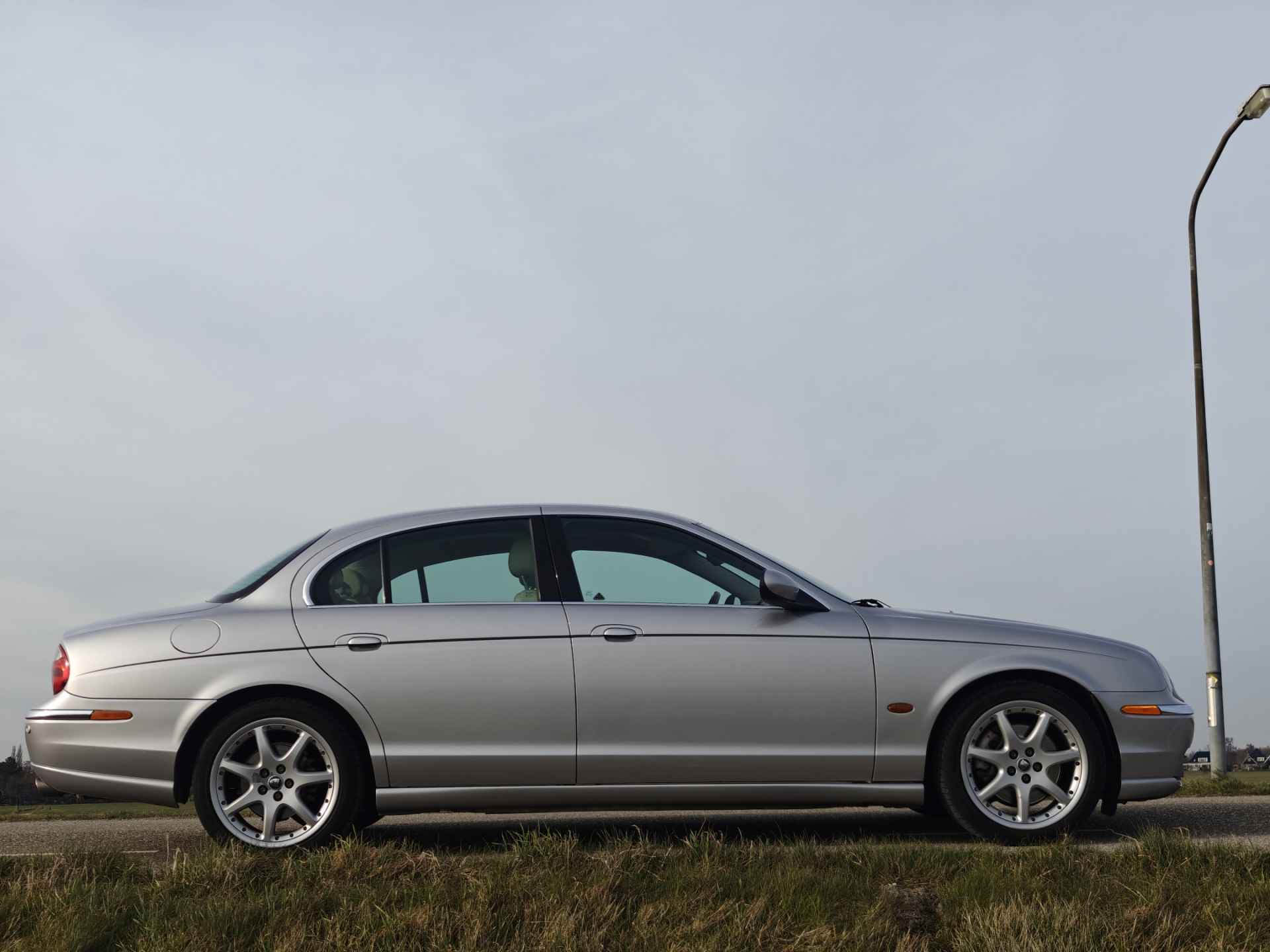 Jaguar S-Type 4.2 V8 Executive | Luxe - 9/38