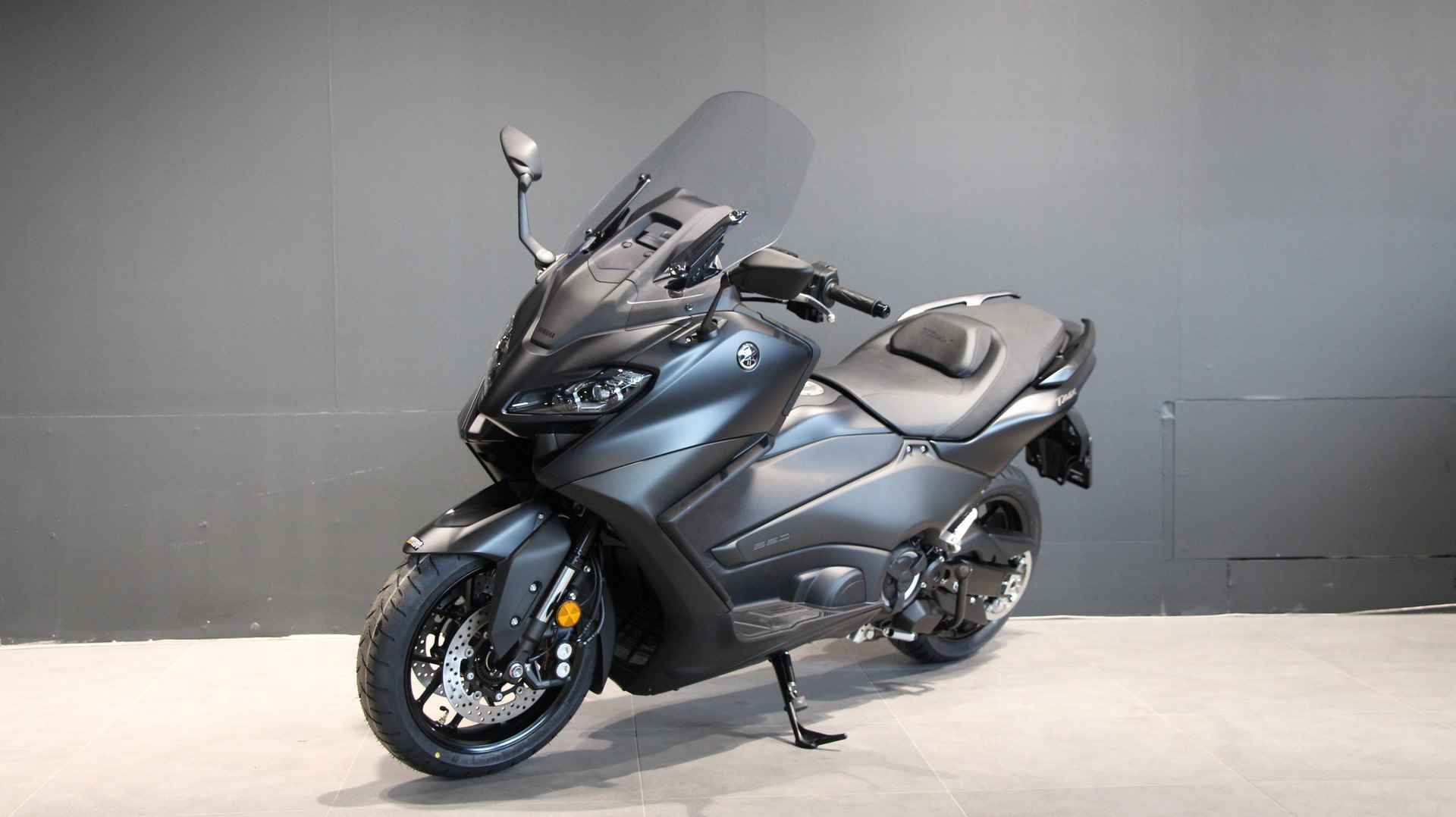 Yamaha T-MAX 560 - 4/17