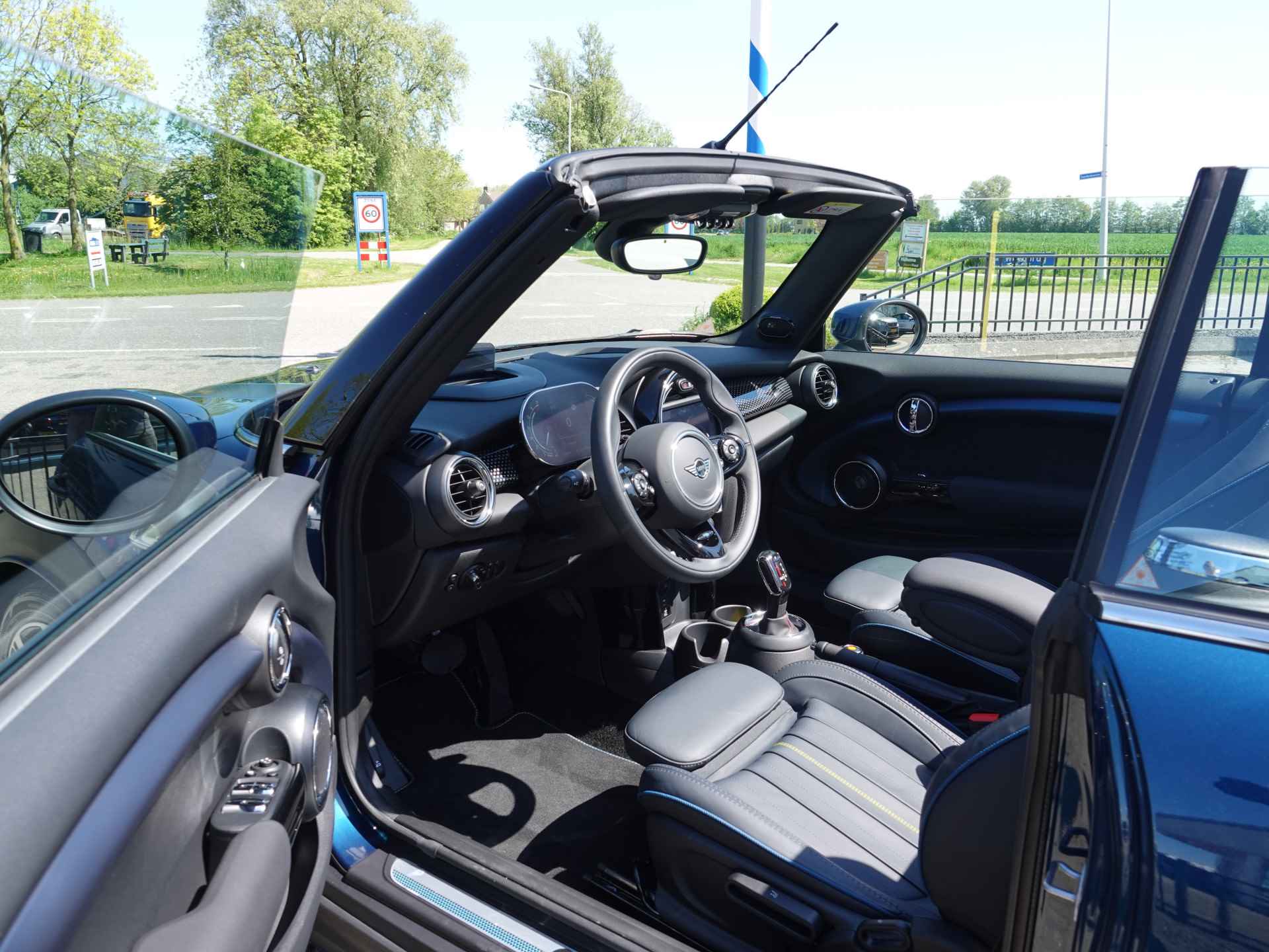 MINI Cabrio 2.0 Cooper S 180PK Sidewalk AUT | NL-AUTO | VOL LEER | GR. NAVI | HUD - 9/37