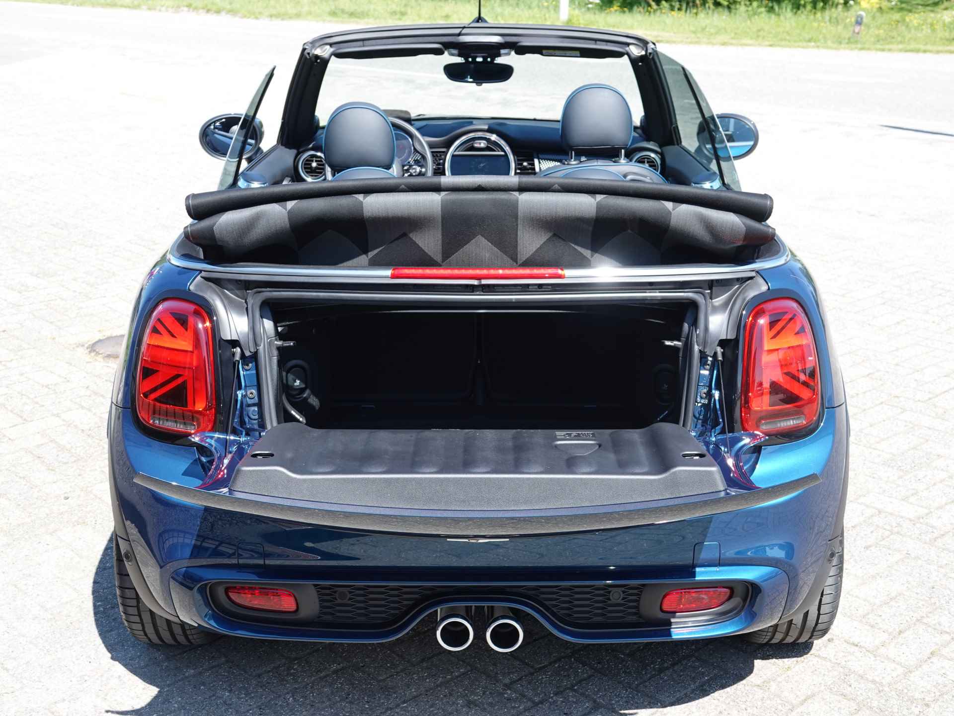 MINI Cabrio 2.0 Cooper S 180PK Sidewalk AUT | NL-AUTO | VOL LEER | GR. NAVI | HUD - 16/37