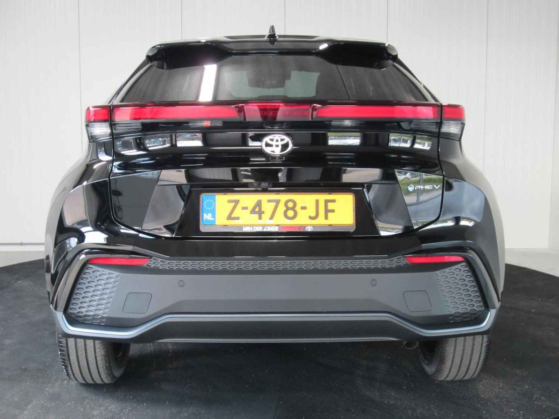 Toyota C-HR PHEV 200 Premiere Edition Plug-In Demo - 29/45