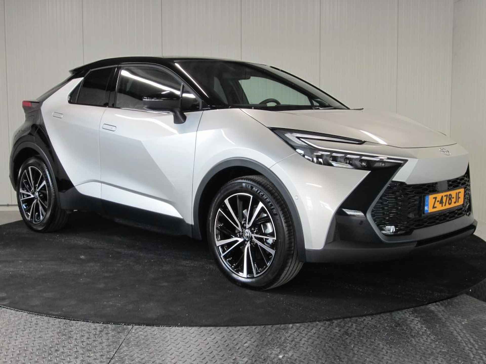 Toyota C-HR PHEV 200 Premiere Edition Plug-In Demo - 45/45