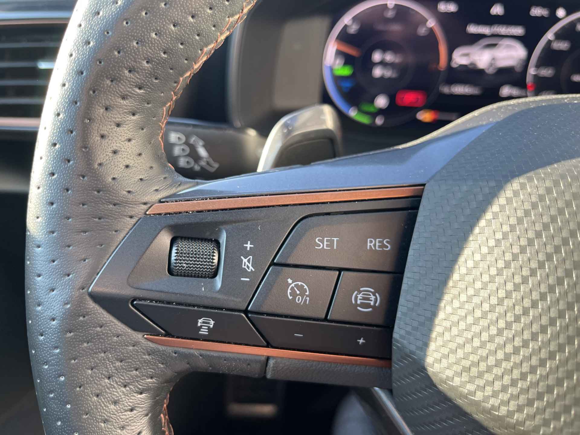 CUPRA Formentor 1.4 e-Hybrid VZ Performance / AUTOMAAT/ KEYLESS/ DIGITAL DASH/ ACC/ NAVI/ DAB/ FULL LINK/ STOELVERWARMING/ PARK. SENSOREN + CAMERA/ DIVERSE HULPSYSTEMEN - 15/35