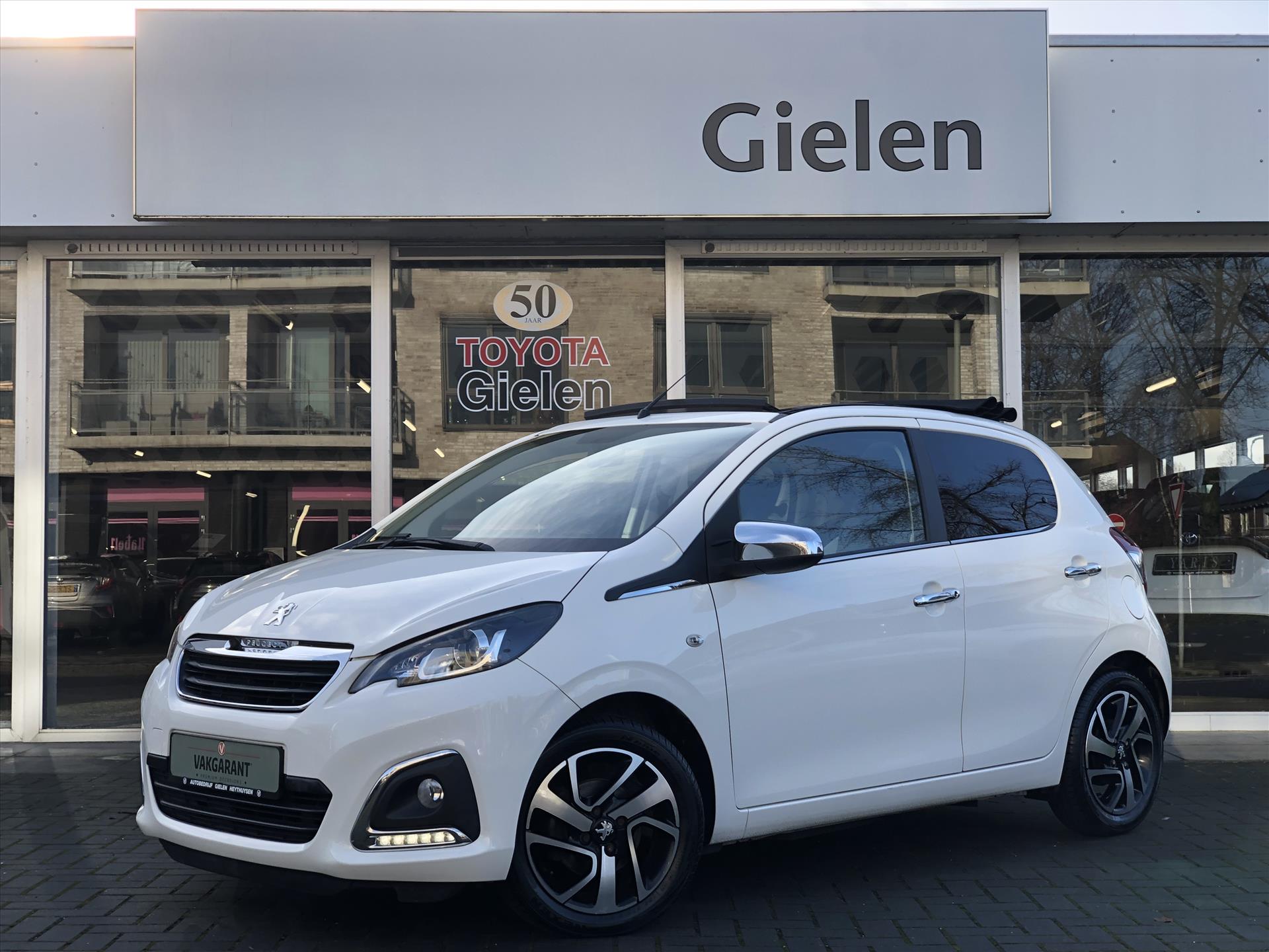 Peugeot 108 1.0 e-VTi  Allure TOP! Cabrio | Open dak, Lichtmetalen velgen, Privacy Glass, Airco, Stuurbediening, In hoogte verstelbare stoel