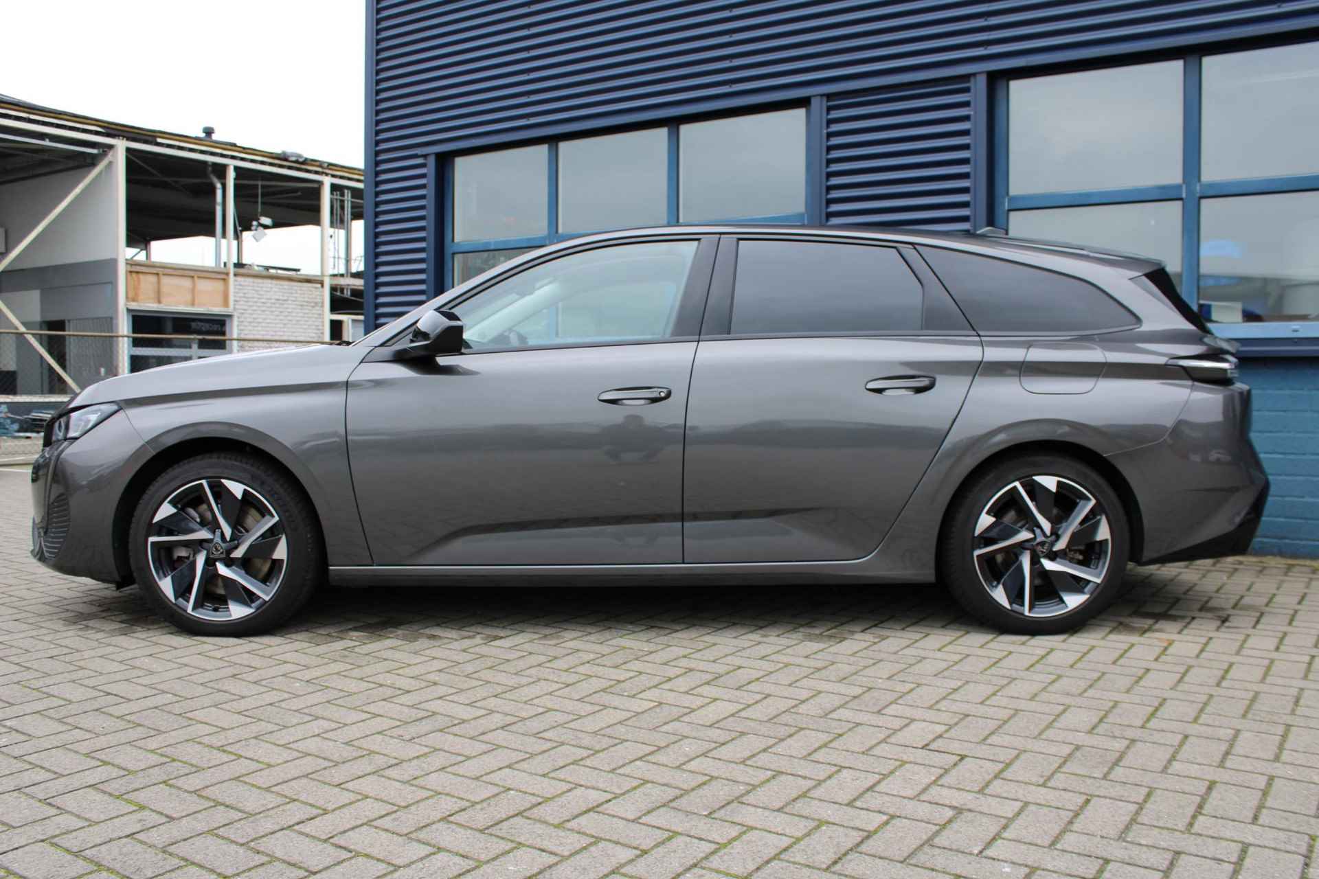 Peugeot 308 SW 1.6 HYbrid 180 Allure Pack Business - 2/34