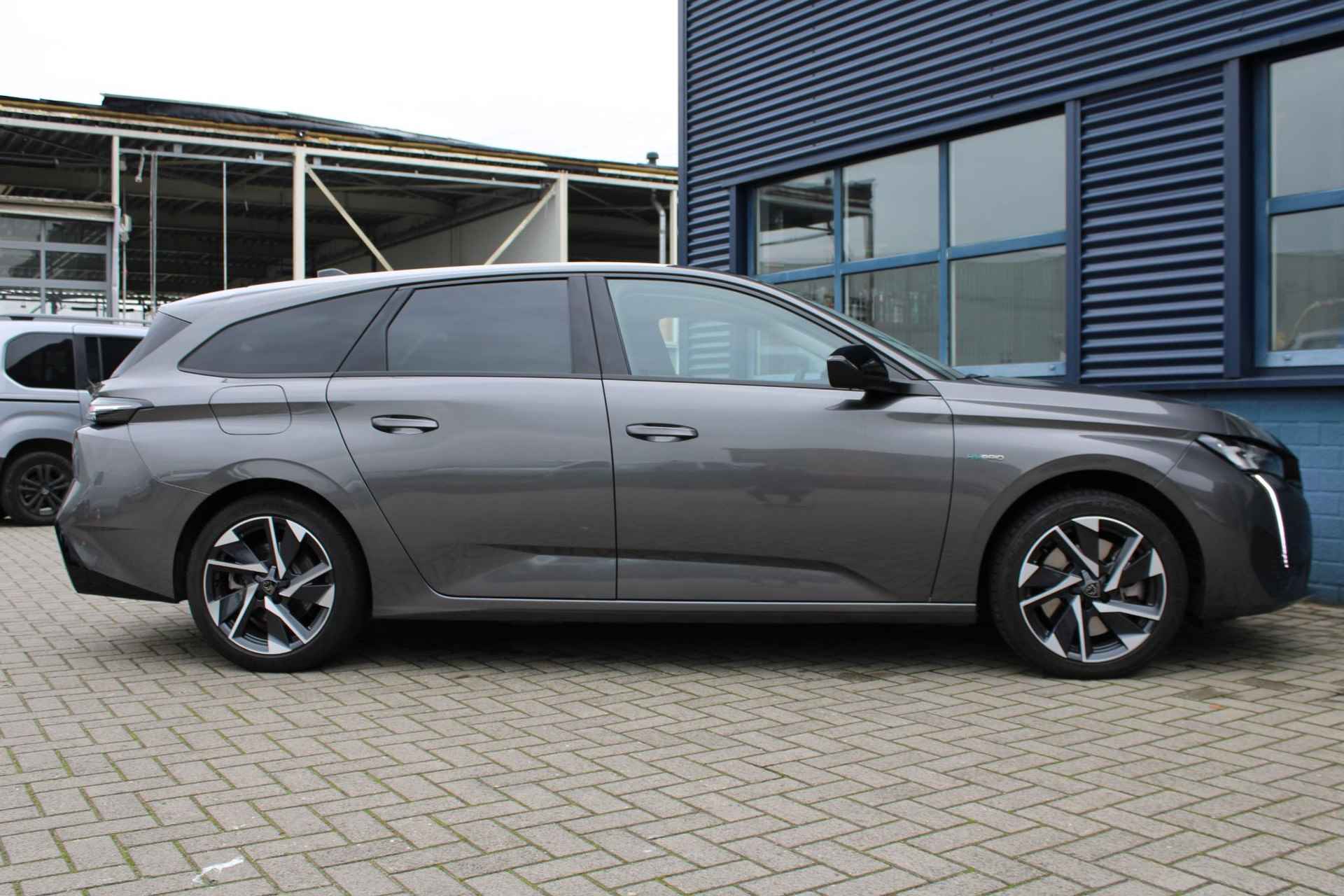 Peugeot 308 SW 1.6 HYbrid 180 Allure Pack Business - 29/34