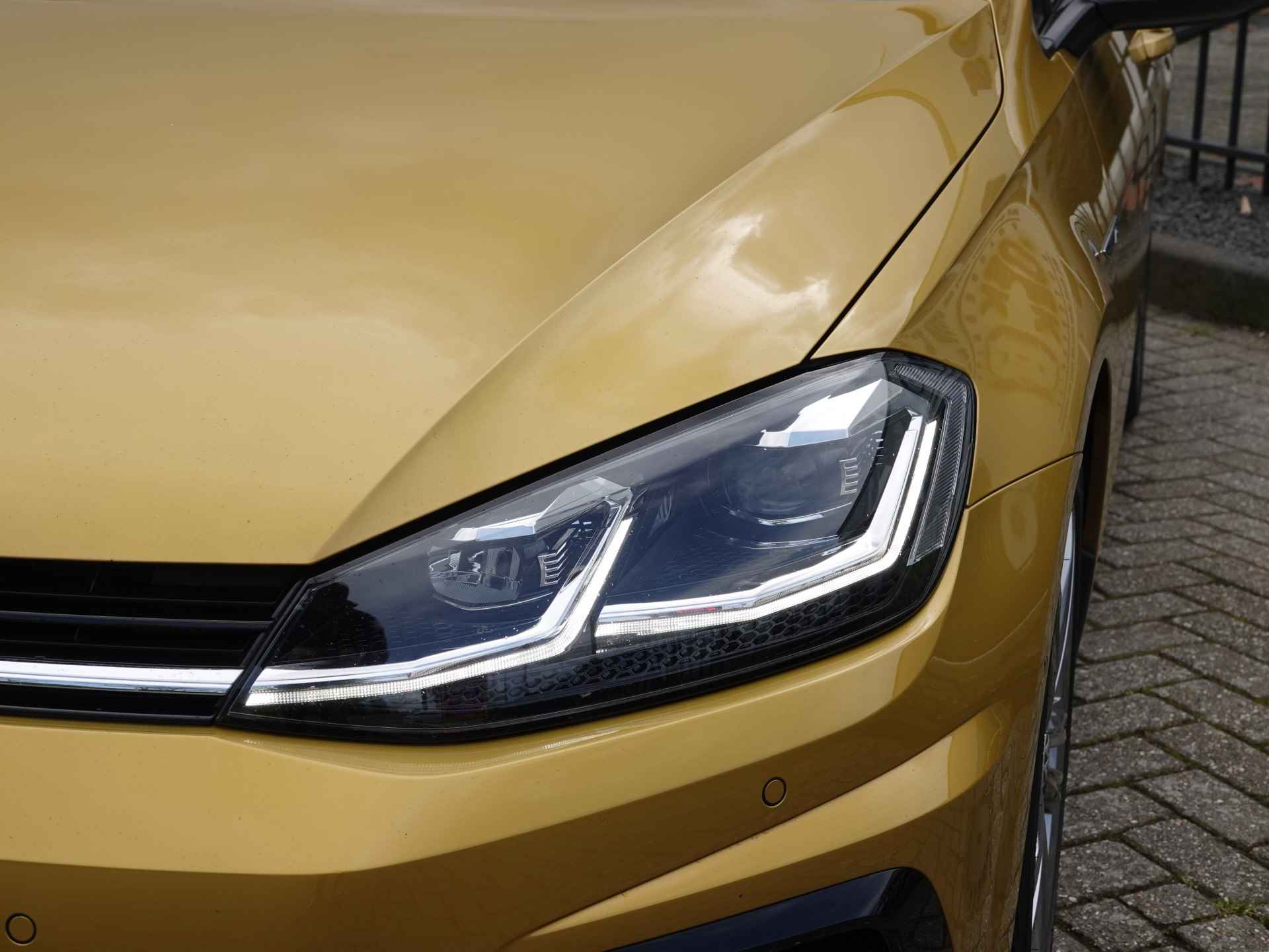 Volkswagen Golf 1.5 TSI Highline 150PK DSG 2x R-LINE TREKH. | VIRTUAL | KEYLESS | NAVI | LED | ADAPT. CRUISE - 16/33