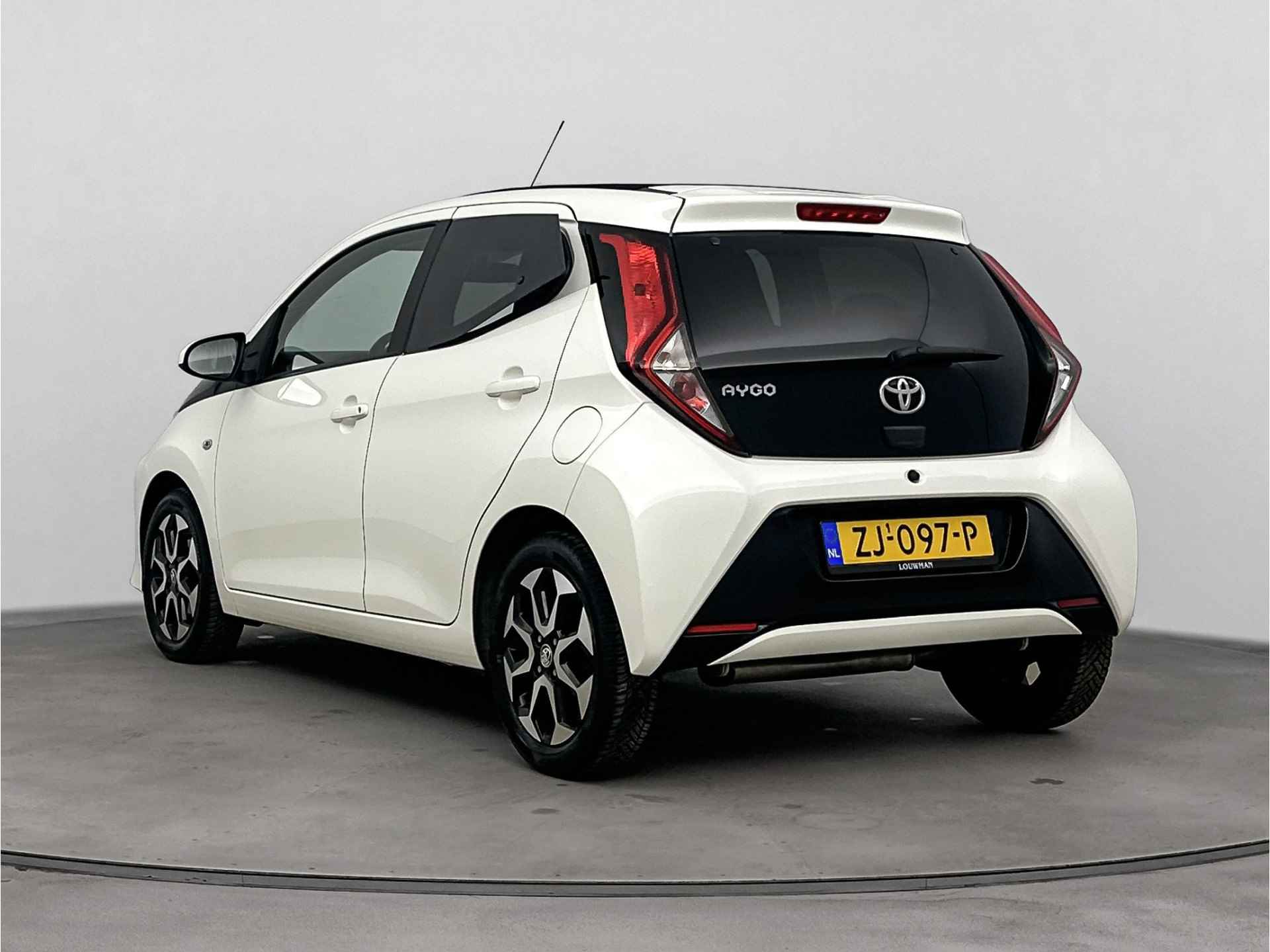 Toyota Aygo 1.0 VVT-i x-cite | Elektrisch vouwdak | Climate Control | Apple Carplay/Android Auto | Camera | - 3/45