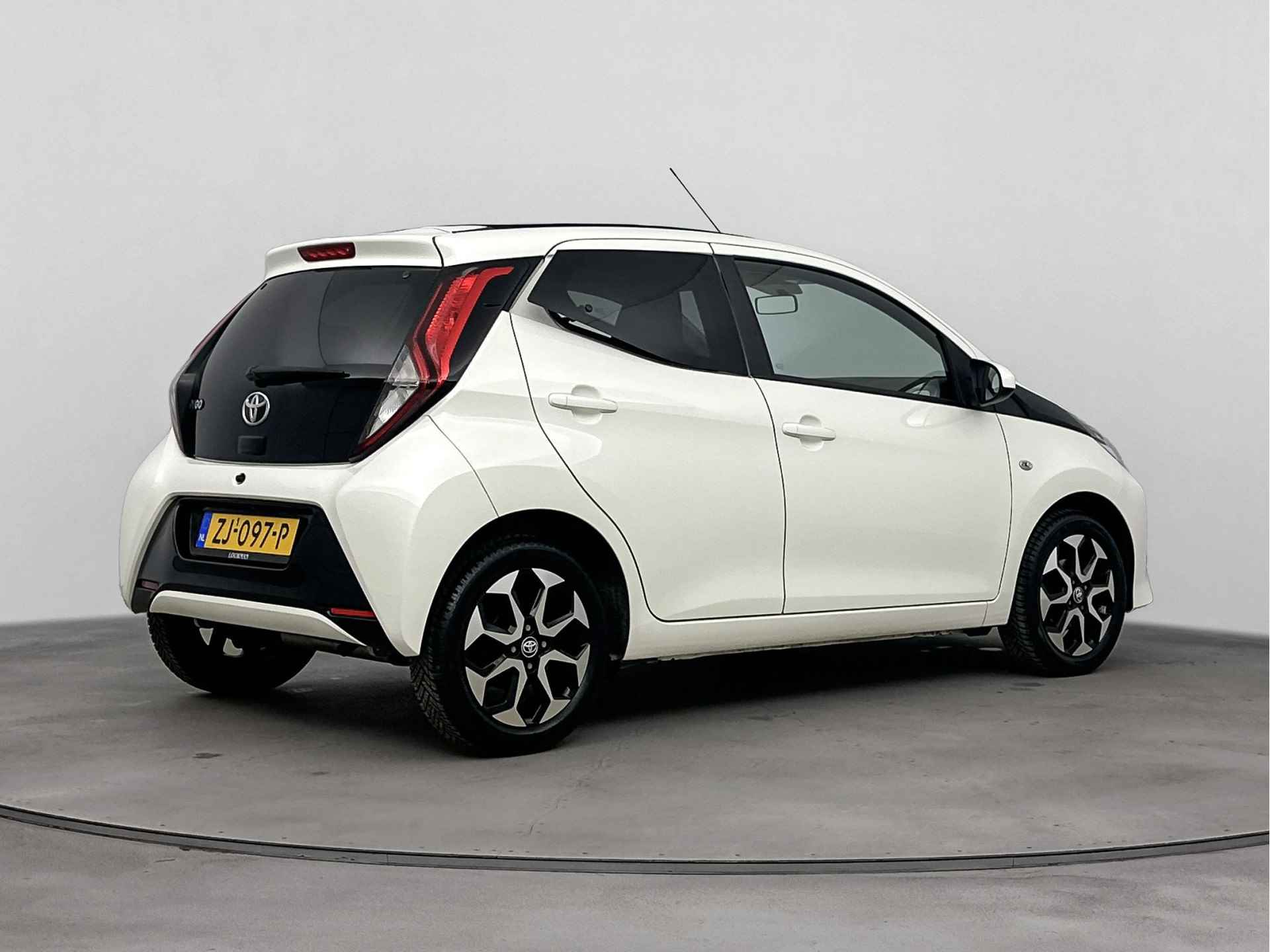 Toyota Aygo 1.0 VVT-i x-cite | Elektrisch vouwdak | Climate Control | Apple Carplay/Android Auto | Camera | - 17/45