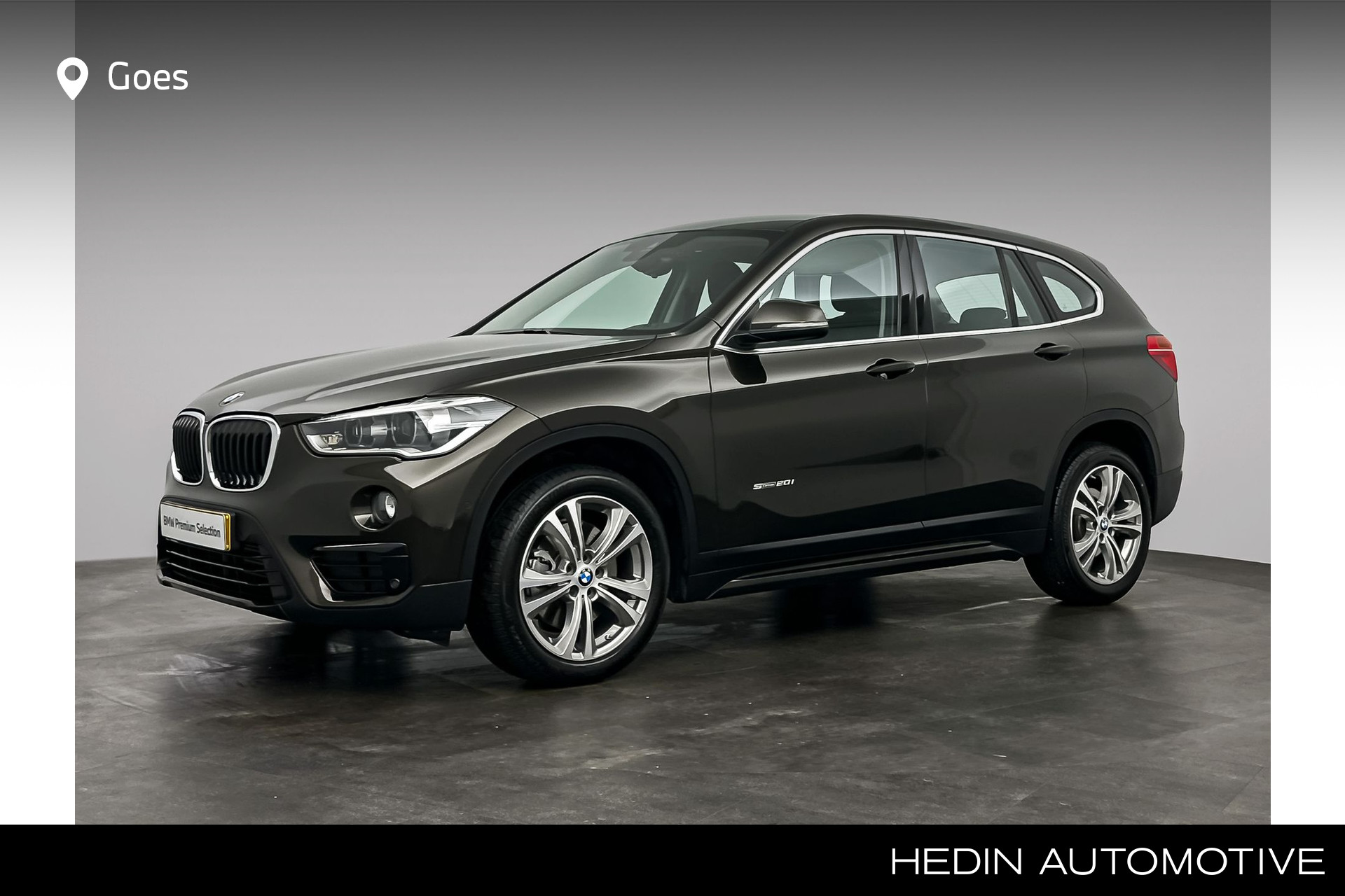 BMW X1 sDrive20i Centennial Executive | Trekhaak met afneembare kogel | Buitenspiegels elektrisch inklapbaar | Elektrisch te openen en te sluiten achterklep | Sportstoelen voor | 2-zone aut.airconditioning | Park Distance Control