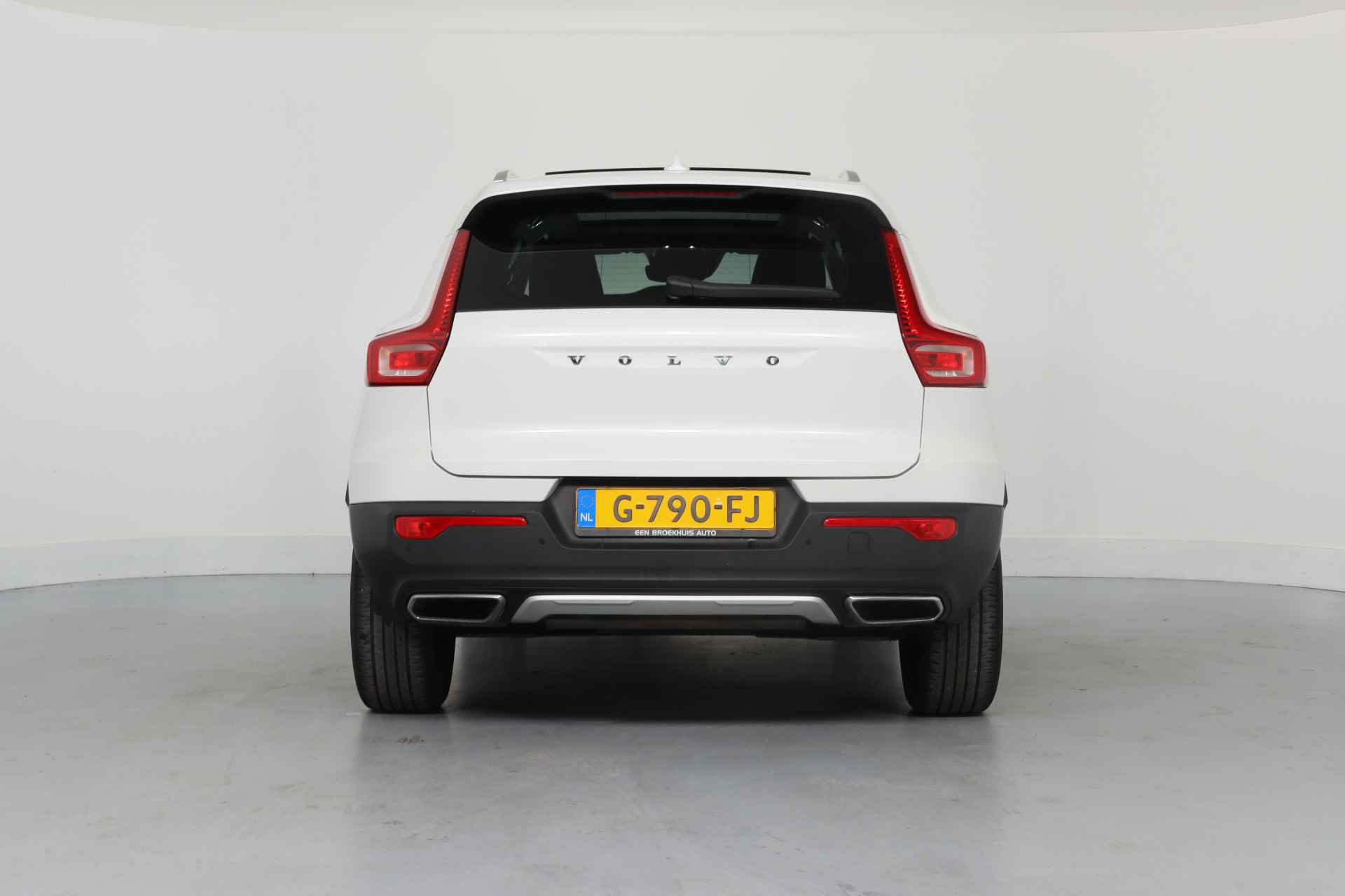 Volvo XC40 2.0 T4 Inscription | 1e Eigenaar! | Dealer Onderhouden! | Trekhaak | Open Dak | Leder | Harman/Kardon | Clima | Navi | Stoelverw - 5/34