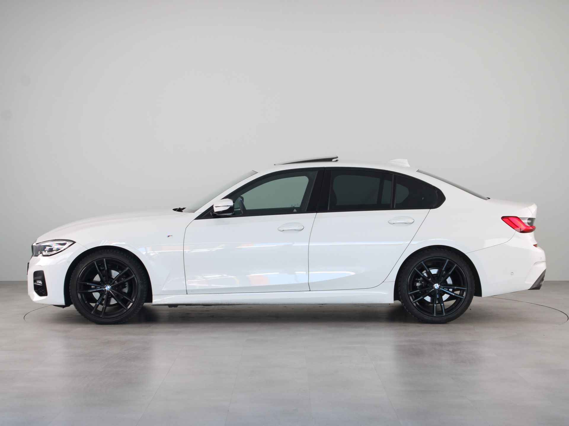 BMW 3 Serie 320i Sedan High Executive M-Sport - 9/26