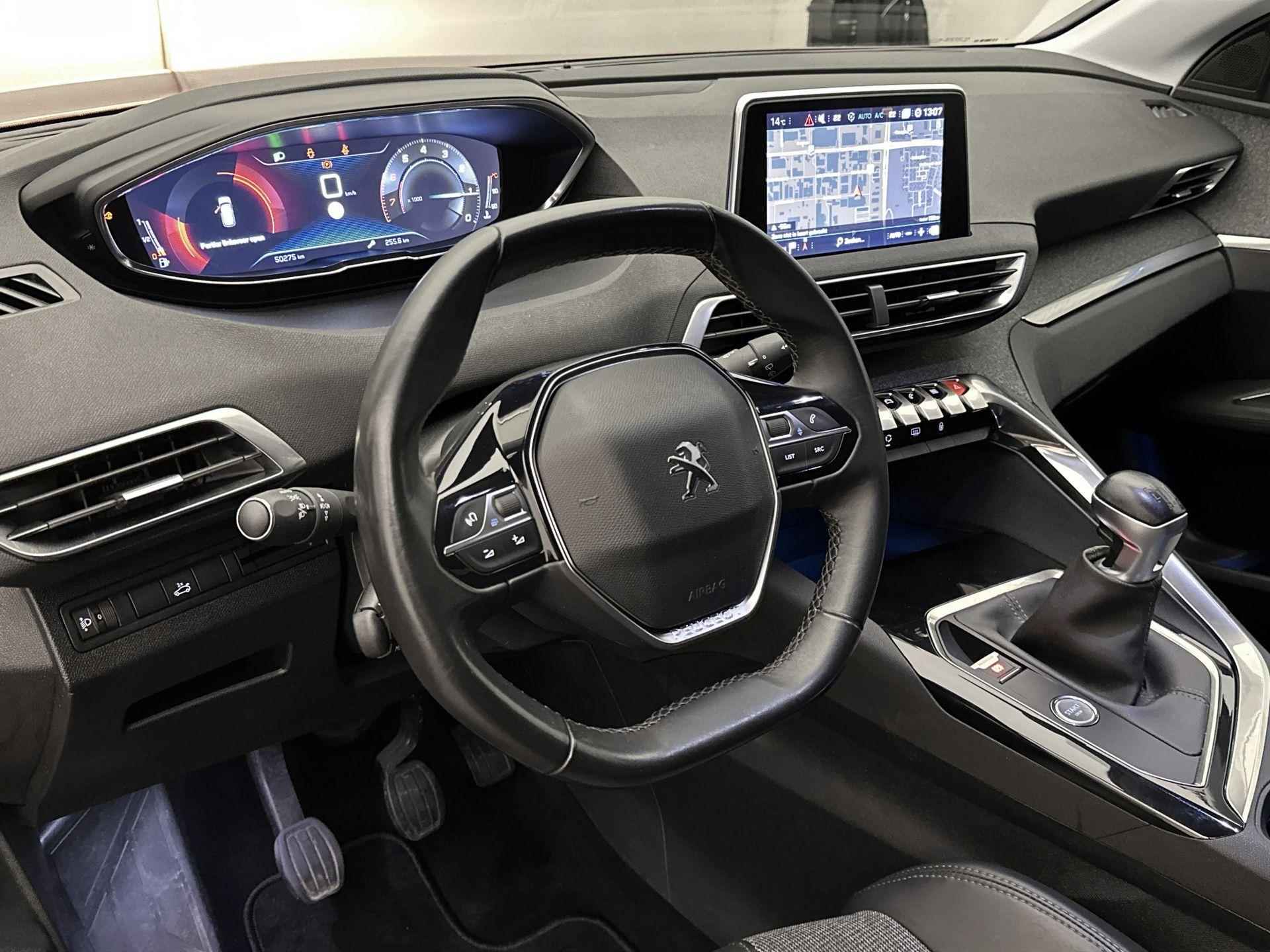 Peugeot 3008 SUV Première 130 pk | Navigatie | Achteruitrijcamera | Parkeersensoren Voor en Achter | Keyless Entry/Start | Elektrische Achterklep met Sensor | LED Dagrijverlichting | Climate Control | Cruise Control | 19" Lichtmetalen Velgen | Apple Carplay/Android Auto | - 11/35