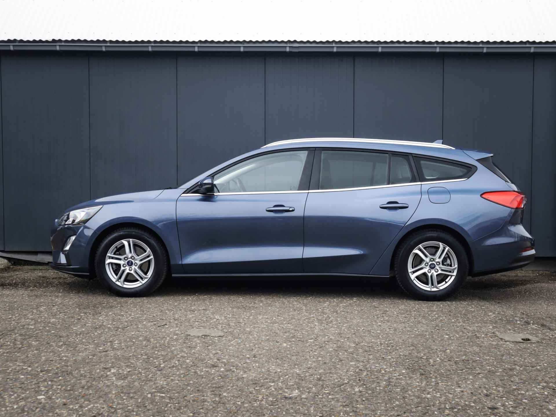 Ford FOCUS Wagon 1.0 EcoBoost Trend Edition Business (101 PK) 1e-Eig, Keurig-onderh, 12-Mnd-BOVAG, NL-Auto, Navigatie/Apple-Carplay/Android-Auto, Cruisecontrol, Achteruitrijcamera, Parkeersensoren-V+A, Sportstoelen, Licht-Zicht-Pakket, Lm-Velgen-16Inch, Privacy-Glas - 29/36