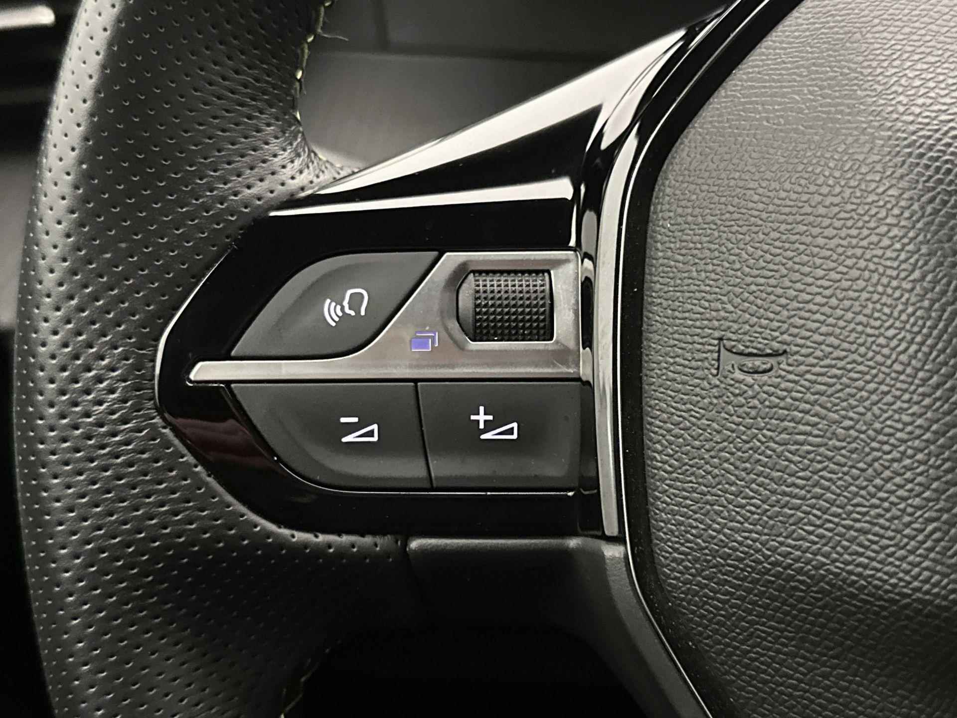 Peugeot e-208 EV GT Pack 50 kWh 136 pk | Navigatie | Achteruitrijcamera | Parkeersensoren Voor en Achter | Verwarmde Sportstoelen | Alcantara Bekleding | Keyless Entry/Start | LED Koplampen | Adaptieve Cruise Control | 17" Lichtmetalen Velgen | Apple Carplay/Android Auto | - 18/35