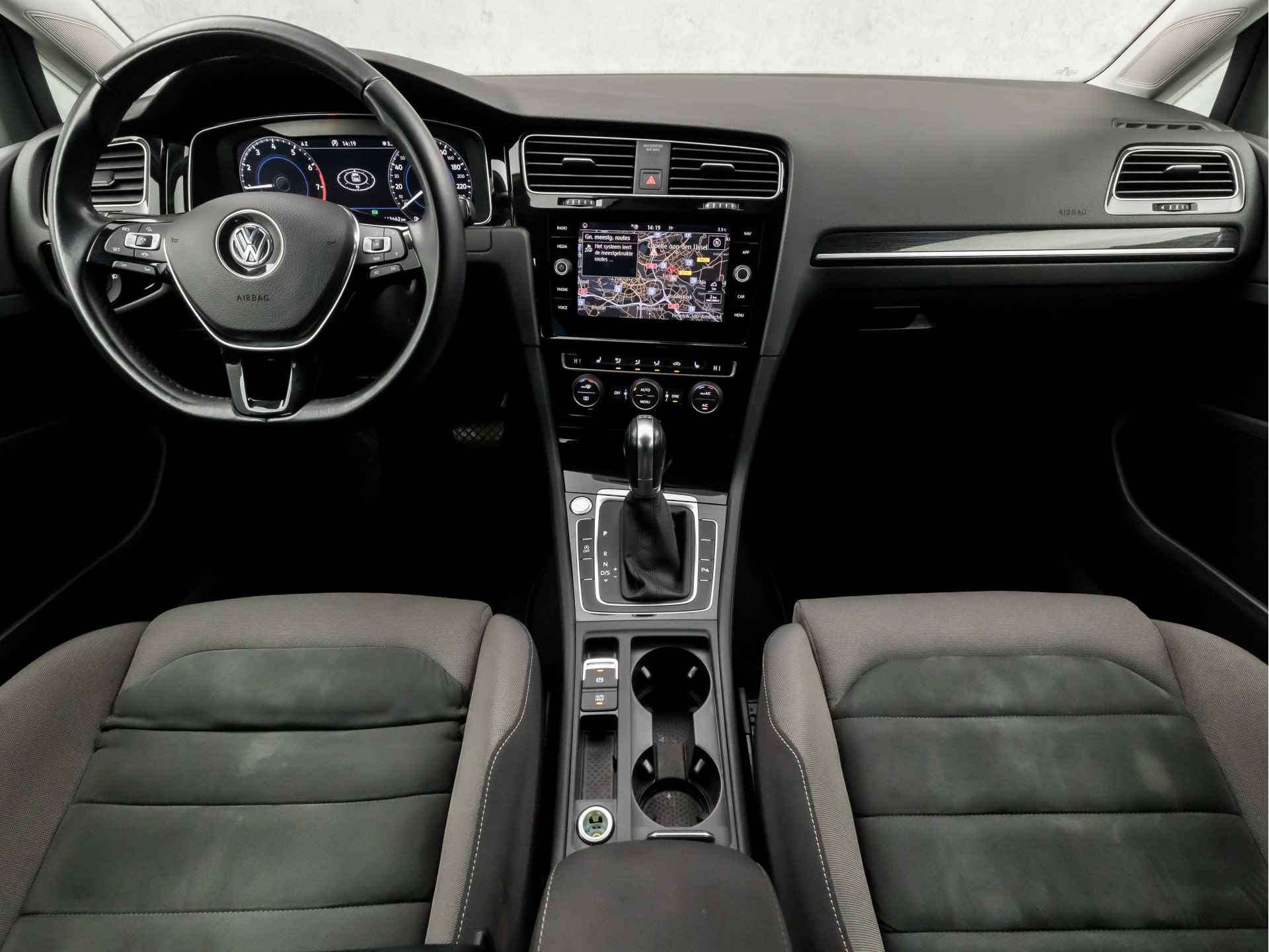 Volkswagen GOLF Variant 1.5 TSI R-Line Sport 150Pk Automaat (DIGITAL COCKPIT, APPLE CARPLAY, GROOT NAVI, ALCANTARA, STOELVERWARMING, MASSAGE, CAMERA, GETINT GLAS, KEYLESS, ADAPTIVE CRUISE, NIEUWE APK - 6/39