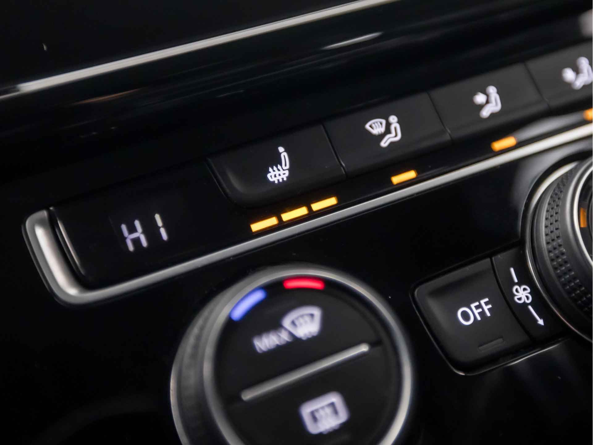 Volkswagen GOLF Variant 1.5 TSI R-Line Sport 150Pk Automaat (DIGITAL COCKPIT, APPLE CARPLAY, GROOT NAVI, ALCANTARA, STOELVERWARMING, MASSAGE, CAMERA, GETINT GLAS, KEYLESS, ADAPTIVE CRUISE, NIEUWE APK - 11/39