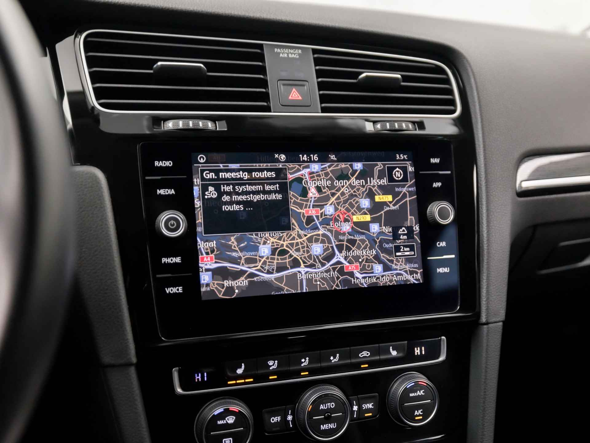 Volkswagen GOLF Variant 1.5 TSI R-Line Sport 150Pk Automaat (DIGITAL COCKPIT, APPLE CARPLAY, GROOT NAVI, ALCANTARA, STOELVERWARMING, MASSAGE, CAMERA, GETINT GLAS, KEYLESS, ADAPTIVE CRUISE, NIEUWE APK - 25/39