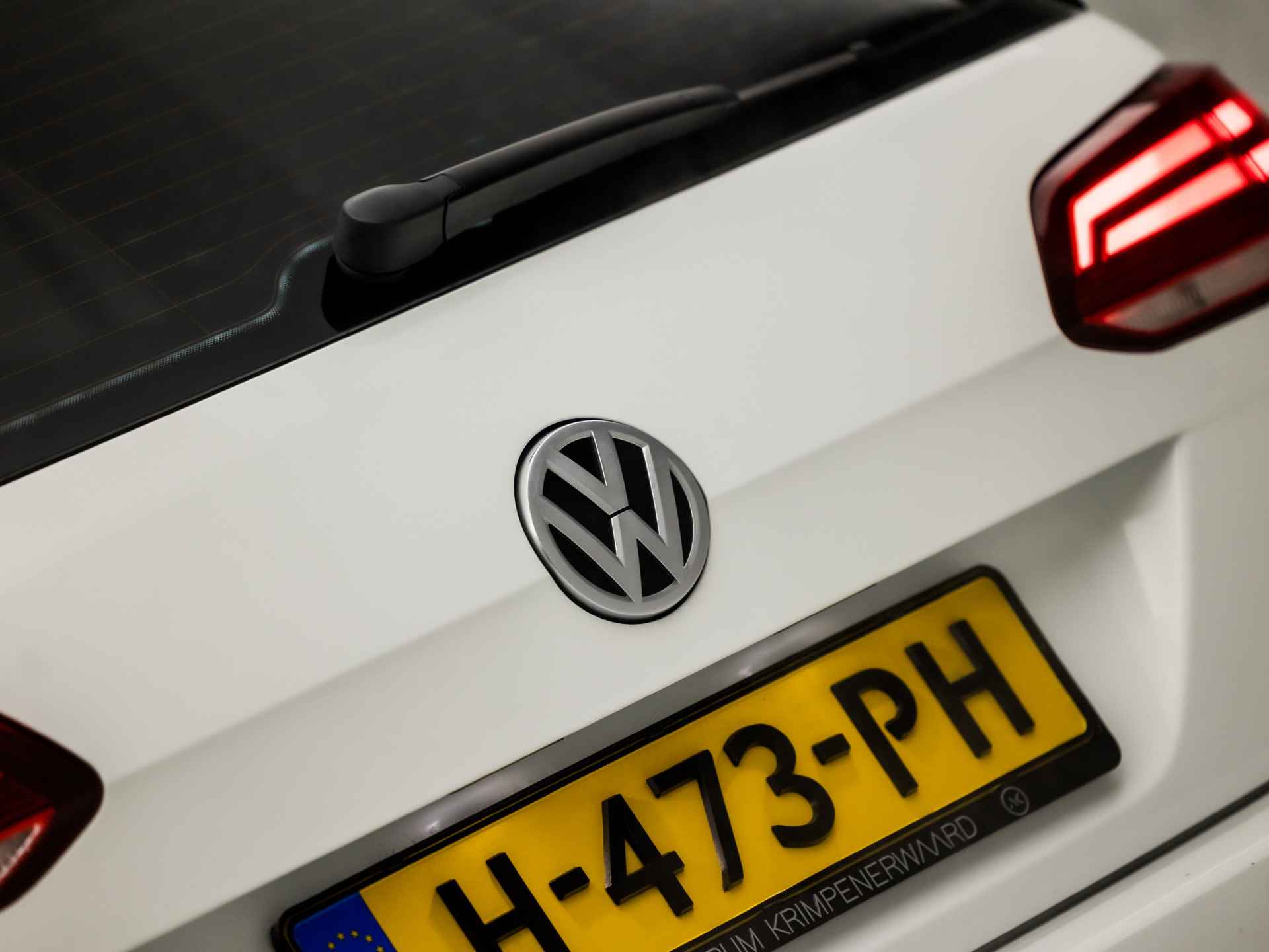 Volkswagen GOLF Variant 1.5 TSI R-Line Sport 150Pk Automaat (DIGITAL COCKPIT, APPLE CARPLAY, GROOT NAVI, ALCANTARA, STOELVERWARMING, MASSAGE, CAMERA, GETINT GLAS, KEYLESS, ADAPTIVE CRUISE, NIEUWE APK - 31/39