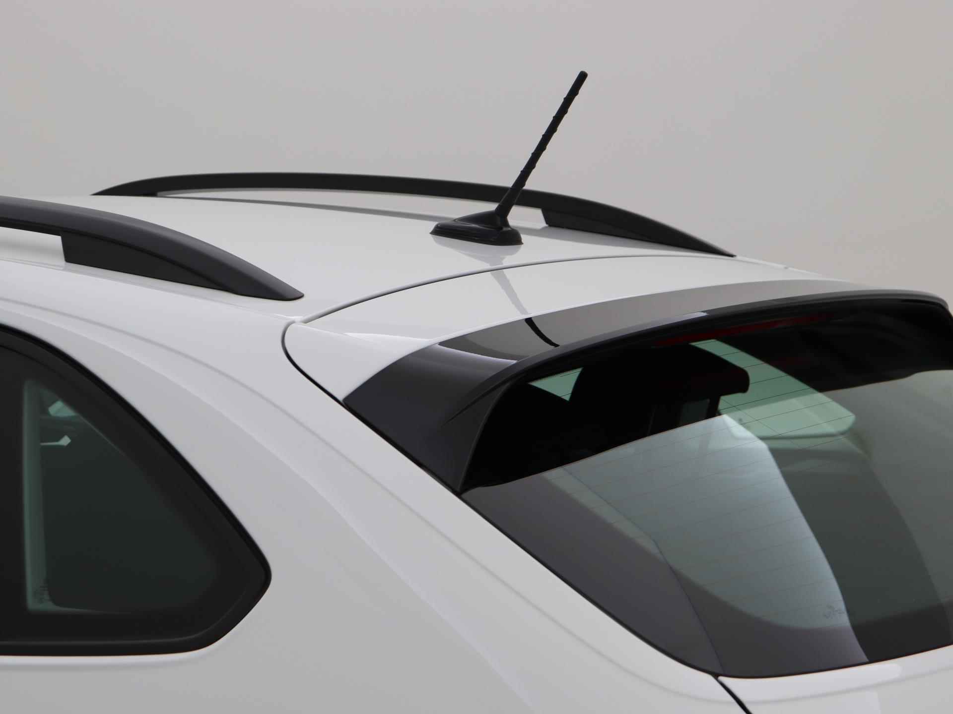 Volkswagen Taigo 1.0 TSI Life | Navigatie | Camera | Stoelverwarming | Airco | ACC | App Connect - 31/35