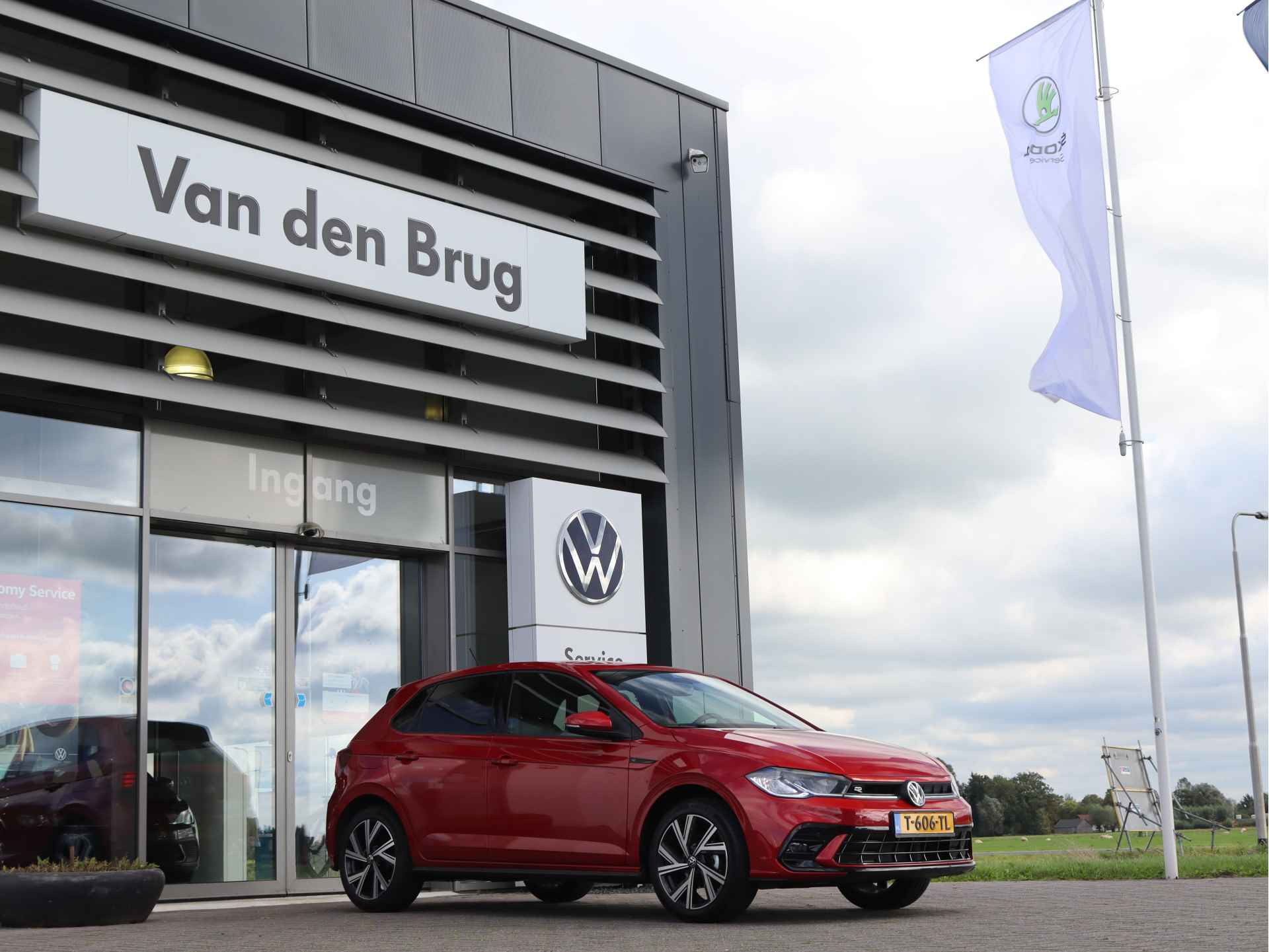 Volkswagen Polo 1.0 TSI 95 pk R-Line | Navigatie | LED | 17" Bergamo | PDC | Travel assist | Nieuwprijs rijklaar € 33.960,- | - 10/50