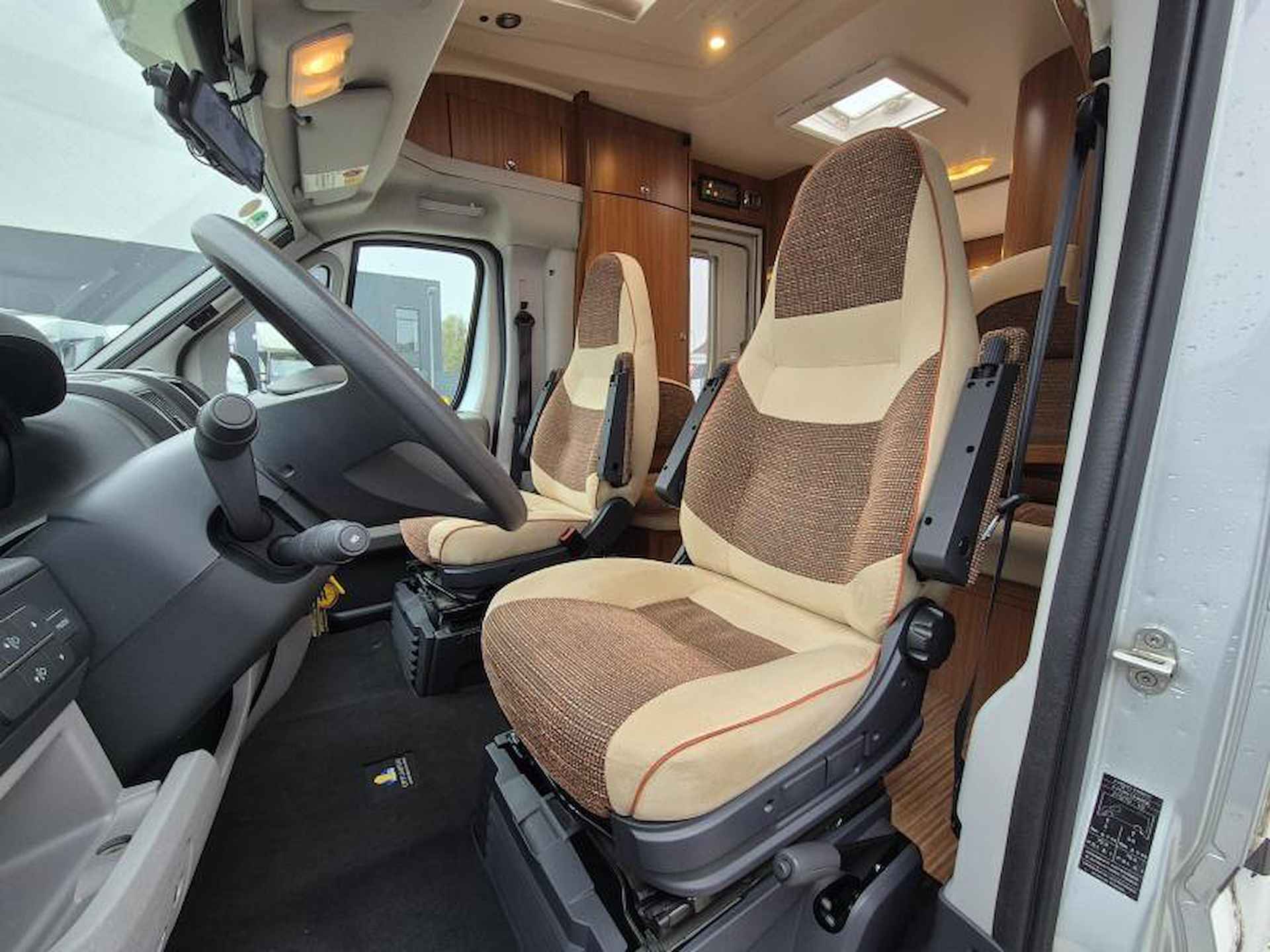 Adria Compact SP 3.0 160PK Bijna Nw staat! - 18/24