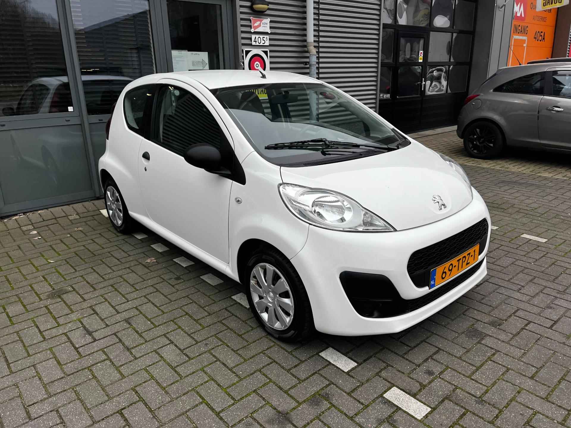 Peugeot 107 1.0 Access Accent - 4/19