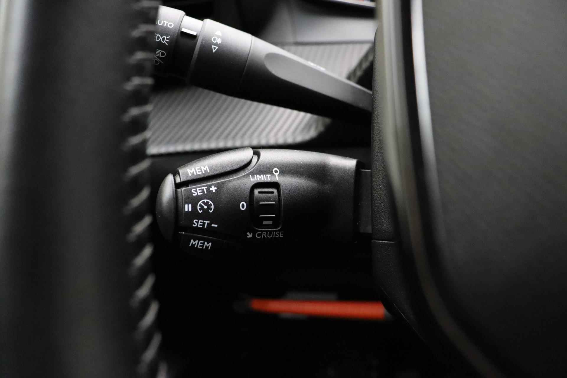 Peugeot 208 1.2 PureTech Active | Navigatie | Airco & Cruise Control | Camera | Telefoon Voorbereiding | - 25/31
