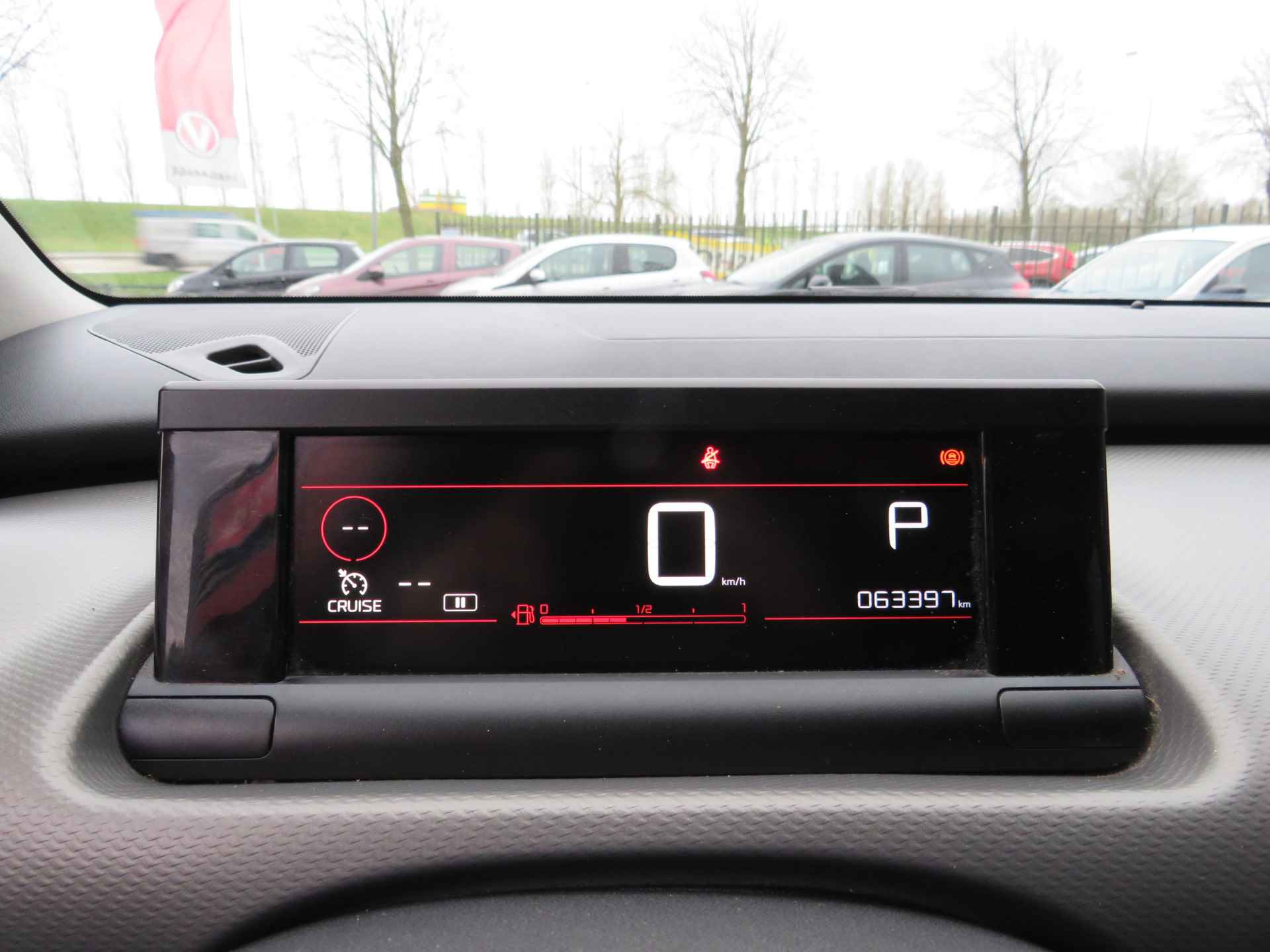 Citroën C4 Cactus 1.2 PureTech Business| 110-PK| Volautomaat | Clima-Airco | Navigatie | Trekhaak | Incl. BOVAG Garantie | Parkeersensoren | - 27/38