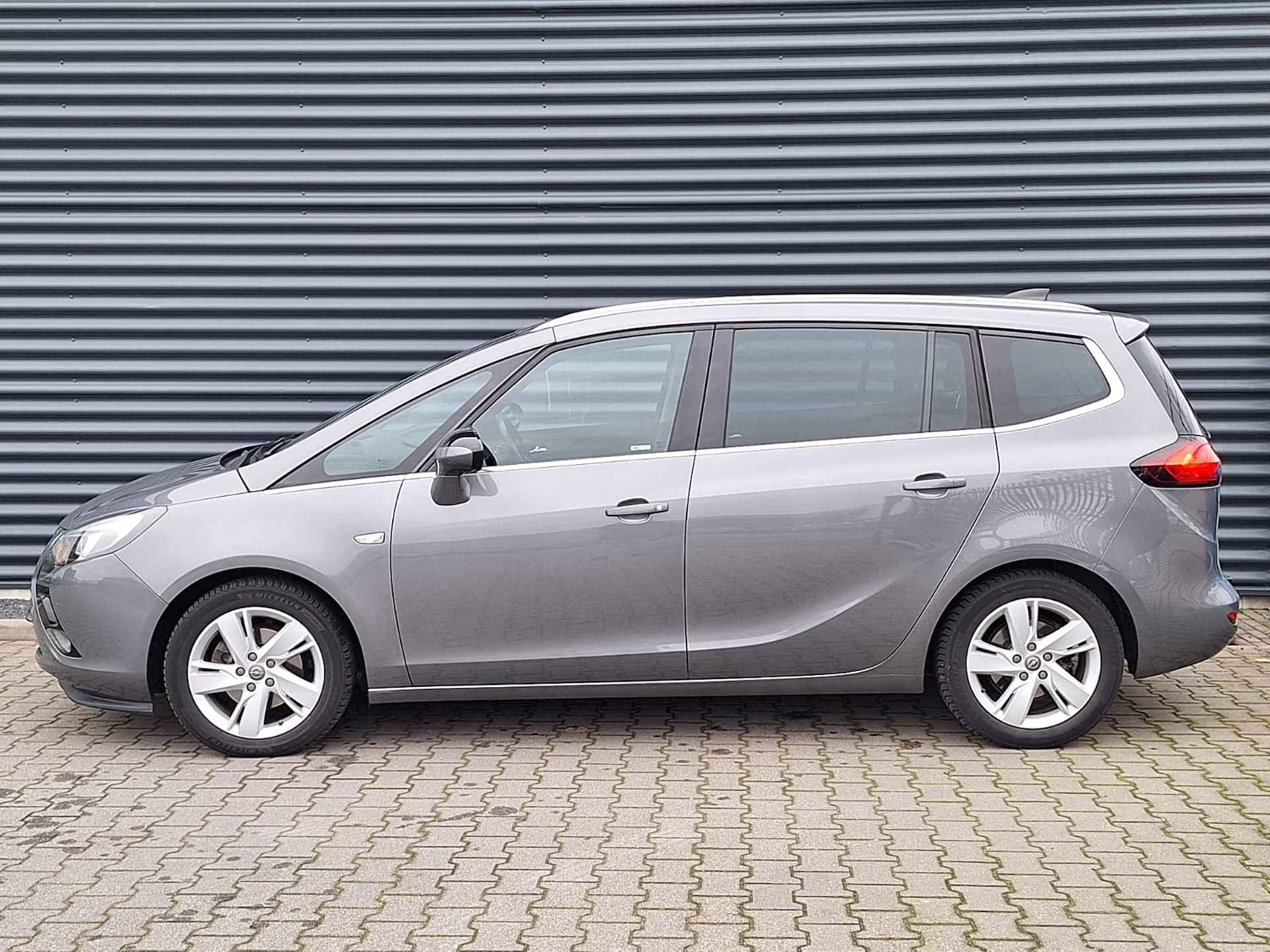 Opel Zafira Tourer 1.4 Blitz 140pk | Trekhaak | Navi | Camera | Cruise Control | DAB | Bluetooth | Spraak bediening | - 4/12