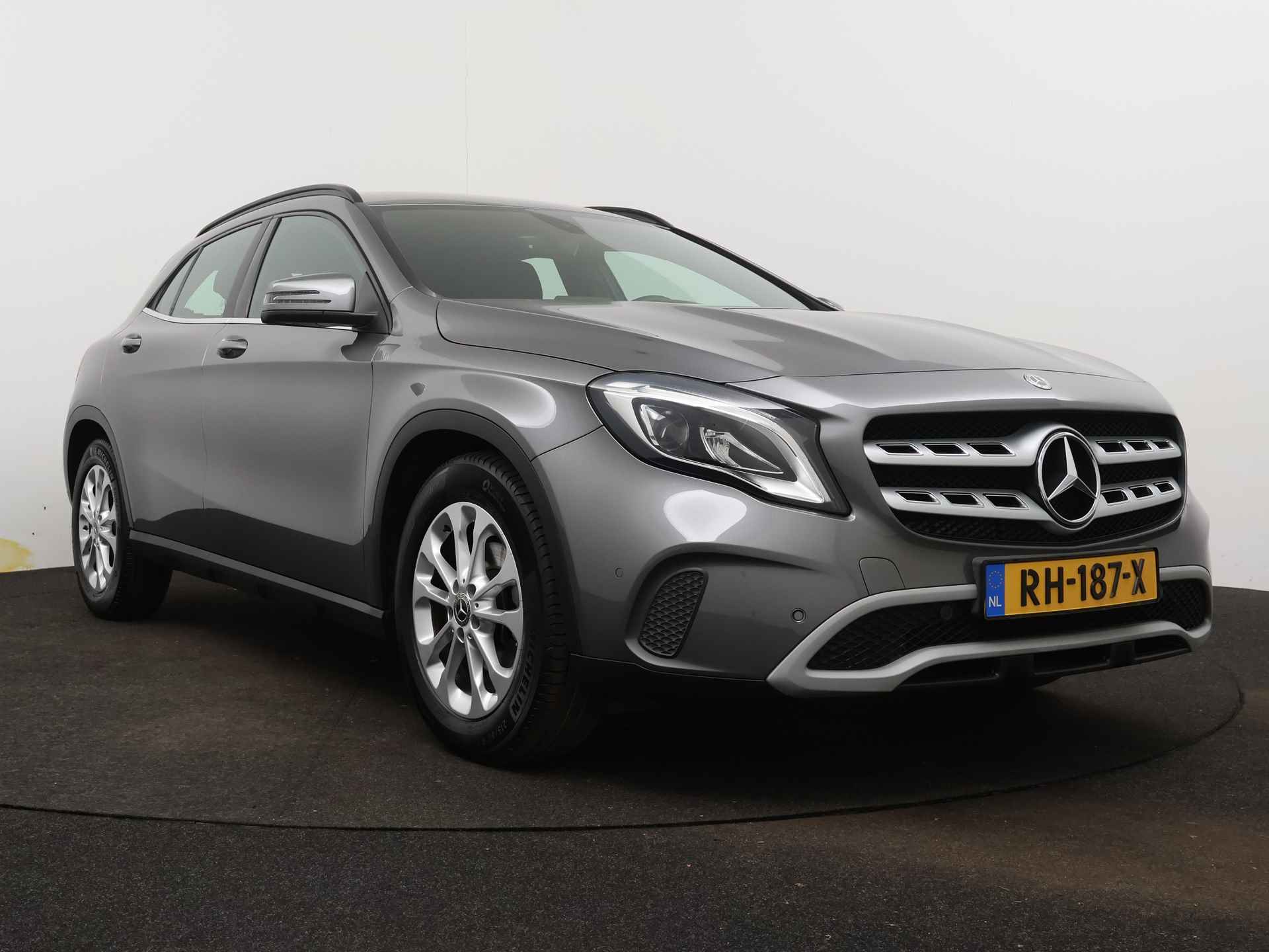 Mercedes-Benz GLA 180 Business Solution | Alarm | Stoelverwarming | Parkerrpakket met Camera | LED | Cruise Control | Climate Control | - 17/51