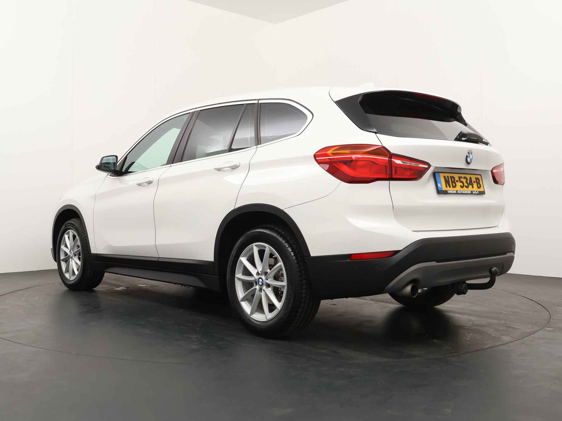 BMW X1 sDrive18i Centennial High Executive - Cruise Control  - Climate Control - LED - Navigatie - Lichtmetalen Velgen - Bovag Garantie - 5/43