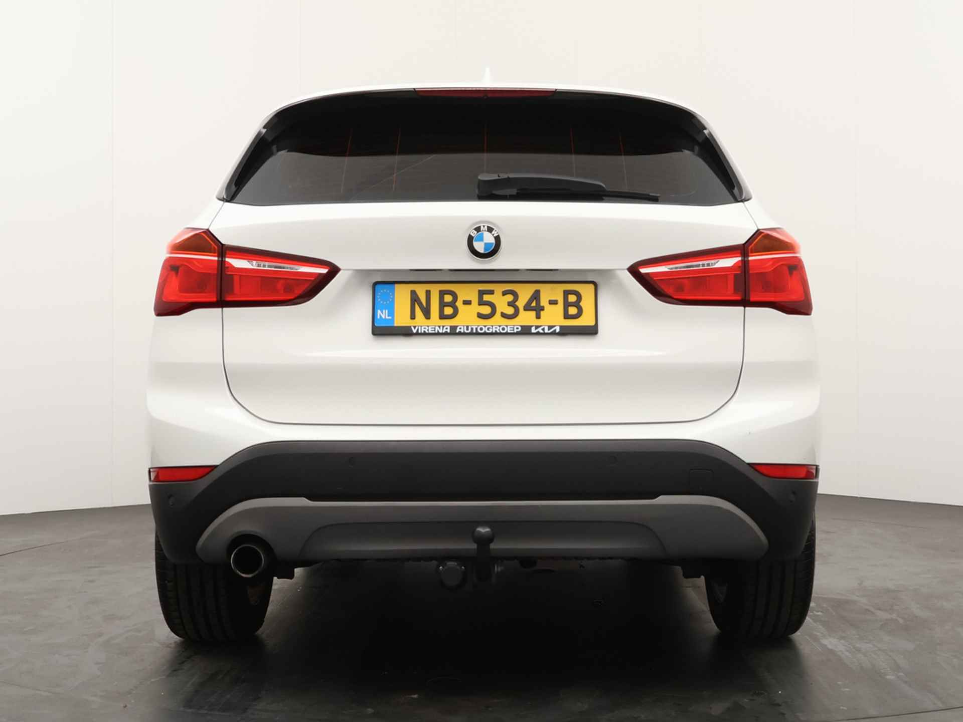 BMW X1 sDrive18i Centennial High Executive - Cruise Control  - Climate Control - LED - Navigatie - Lichtmetalen Velgen - Bovag Garantie - 6/43