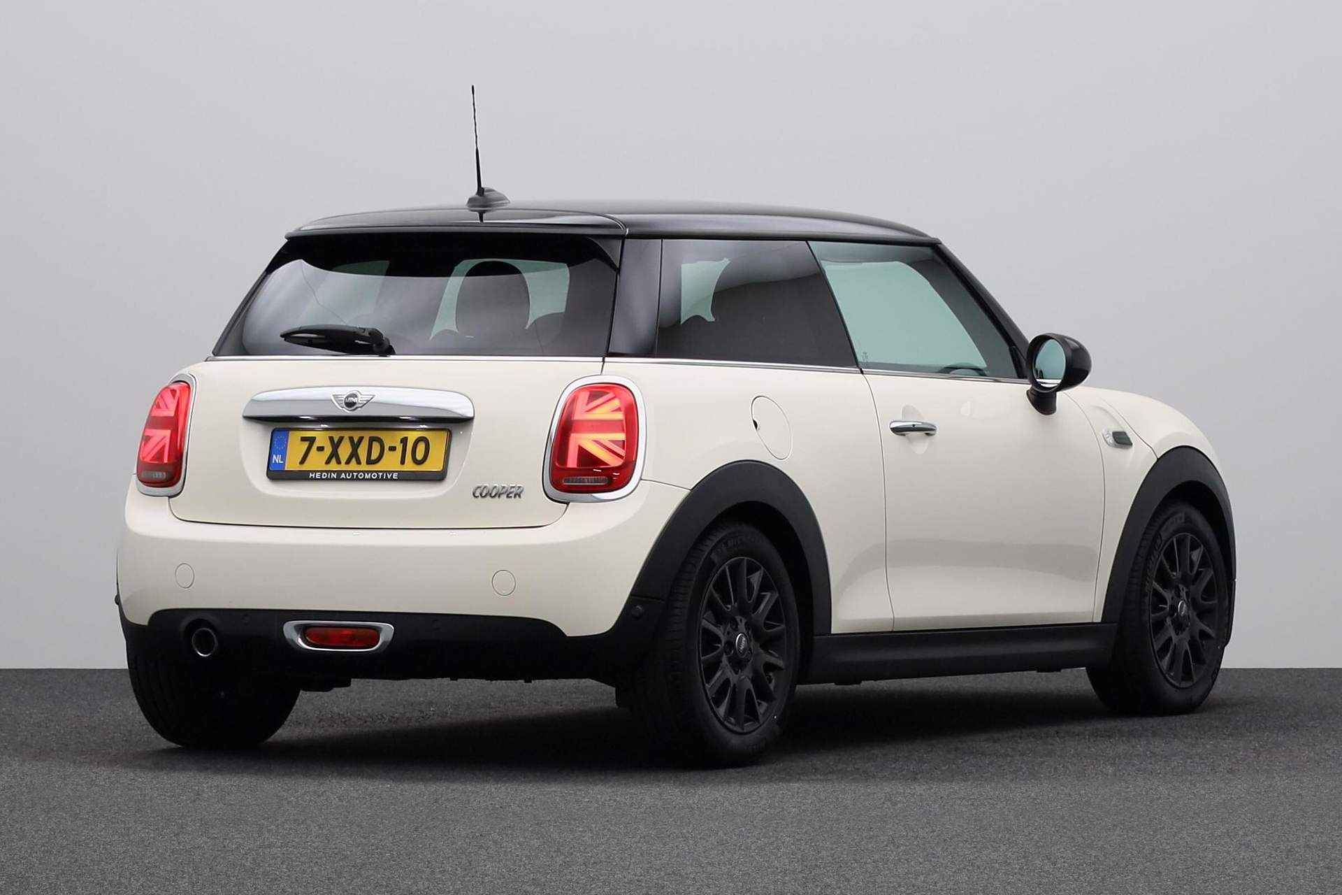 MINI 3-deurs 1.5 Cooper First Born Edition | Comfort Acces | PDC Achter | - 2/25