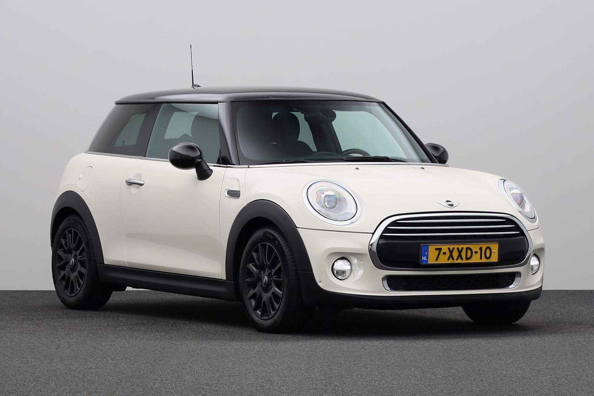 MINI 3-deurs 1.5 Cooper First Born Edition | Comfort Acces | PDC Achter | - 11/25