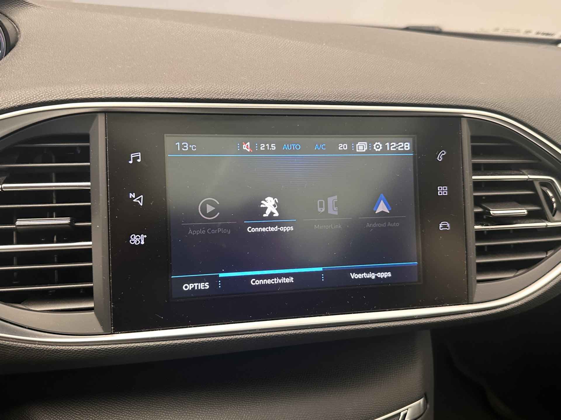 Peugeot 308 1.2 130PK Allure | Camera | Panoramadak | Full-LED | DAB+ | Leder\Stof | Clima | 17'' Lichtmetaal | Parkeersensoren V+A | Carplay | Cruise | Radio/CD! | Getint glas | Bluetooth | Touchscreen | - 20/23