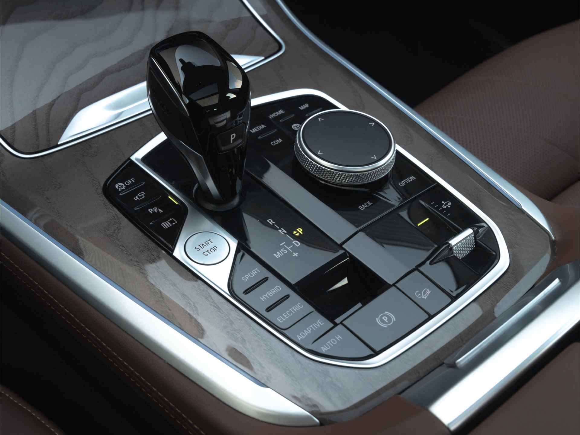 BMW X5 xDrive45e xLine - Comfortzetels - Trekhaak - Pano - Driving Ass Prof - Stoelmassage + ventilatie - 40/46