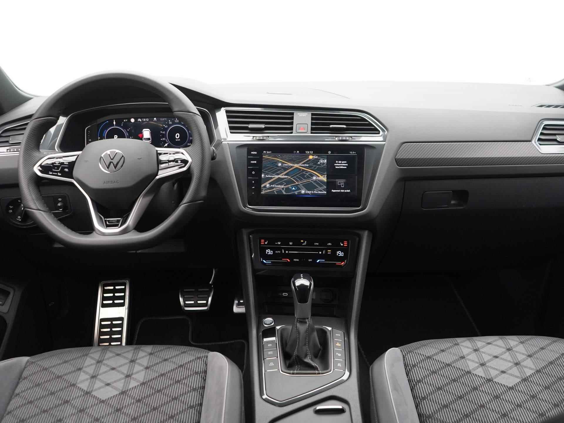 Volkswagen Tiguan 1.4 TSI eHybrid R-Line Business Panoramadak / Trekhaak / Camera / 20'' inch - 12/69