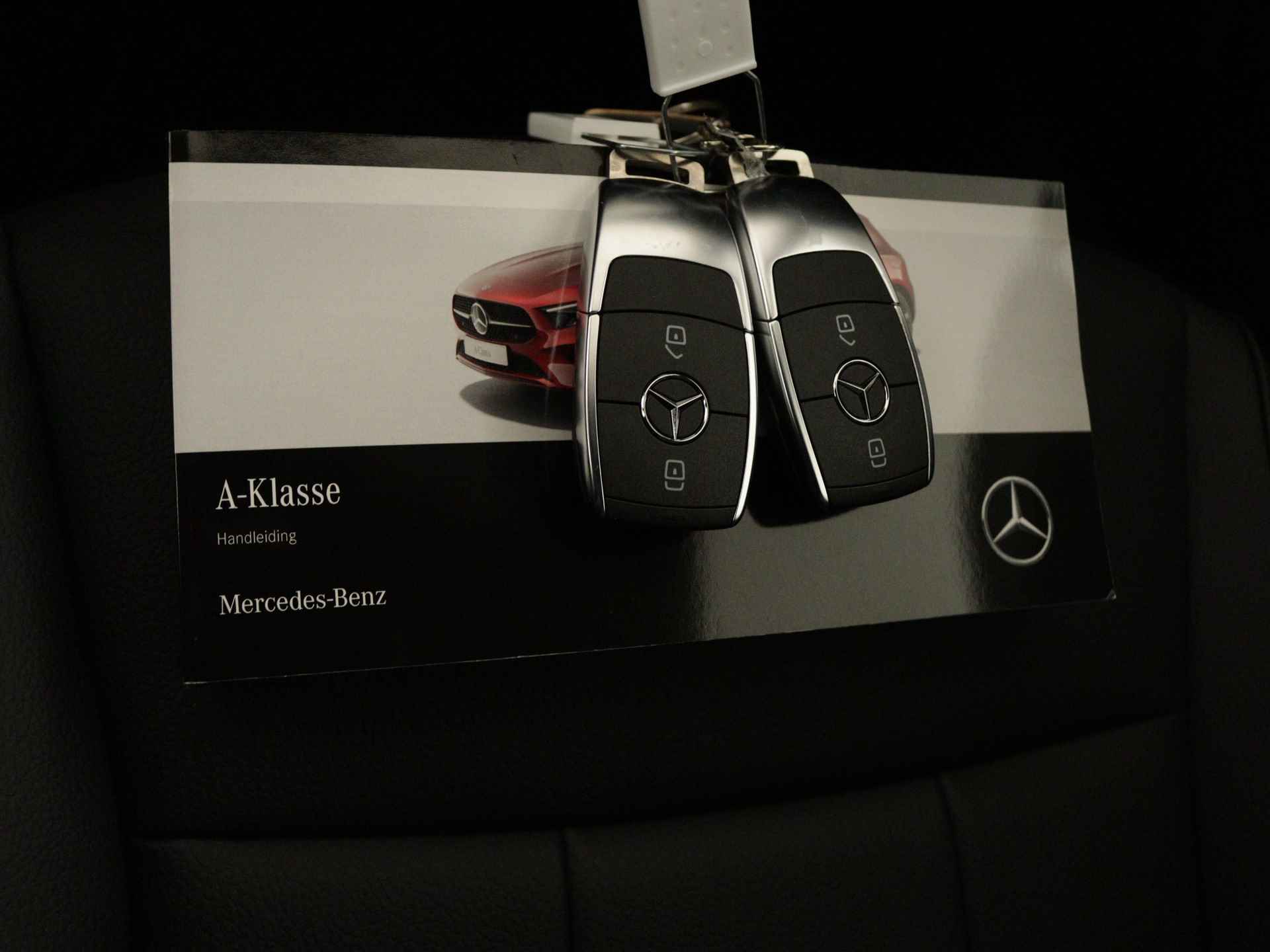 Mercedes-Benz A-Klasse 250 e Business Line | Verwarmde stoelen vooraan | Extra USB-poorten | Zitcomfortpakket | Achteruitrijcamera | Dodehoekassistent | Spiegelpakket | Parkeerpakket met achteruitrijcamera | - 10/39