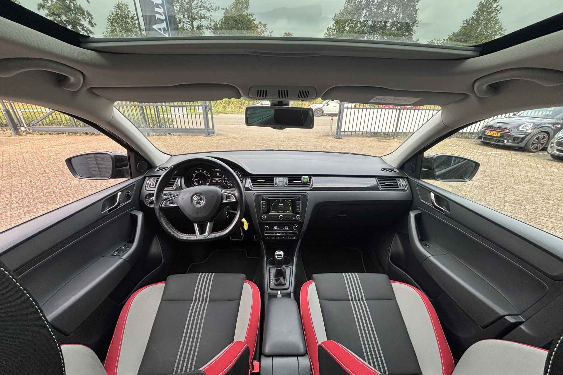 Škoda Rapid 1.4 TSI Greentech Monte Carlo Edition Automaat | Panodak | Sportstoelen | PDC | Navi - 16/32