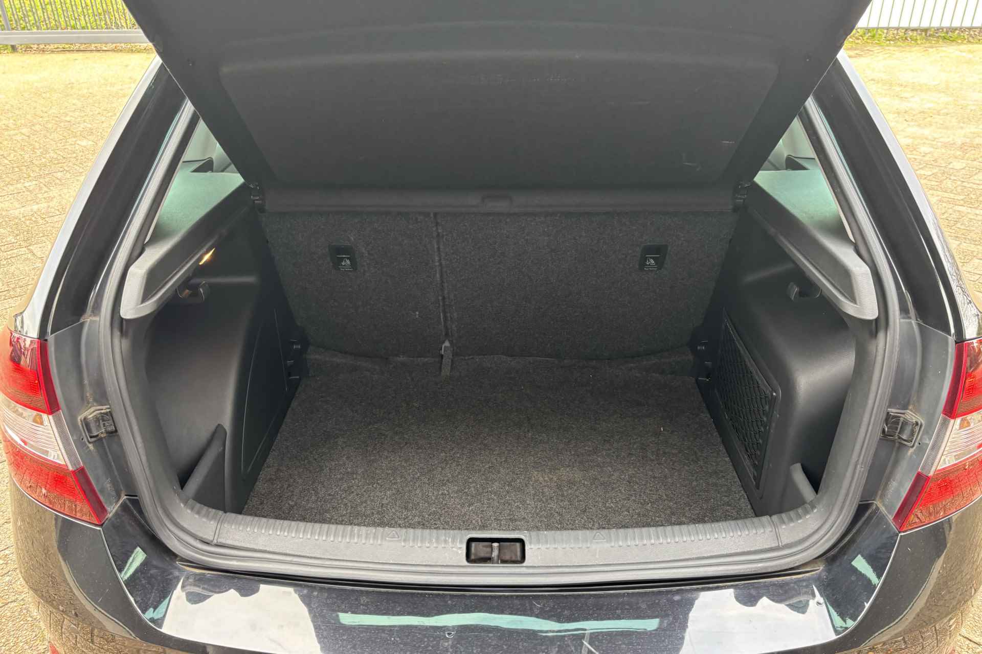 Škoda Rapid 1.4 TSI Greentech Monte Carlo Edition Automaat | Panodak | Sportstoelen | PDC | Navi - 32/32