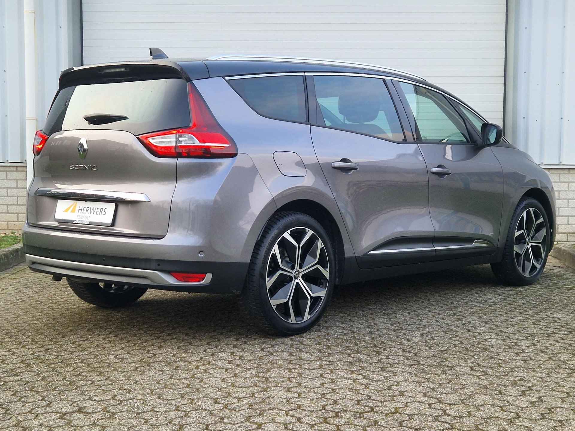 Renault Grand Scénic 1.3 TCe Intens 7p. Automaat / 1500kg Trekgewicht / 1e Eigenaar / Dealer Onderhouden / Apple Carplay & Android Auto / + Zomerbanden / Stoel Verwarming / Cruise Control / Achteruitrijcamera / Navigatie / - 3/40